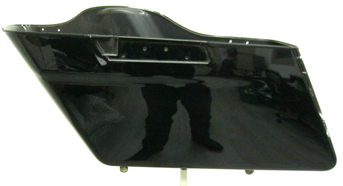 Harley-Davidson OEM LEFT 14 & Later Touring Saddlebag Black 90200414