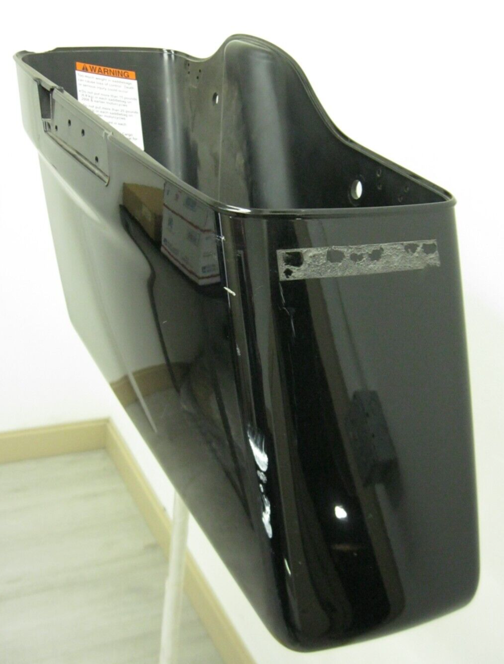 Harley-Davidson OEM LEFT 14 & Later Touring Saddlebag Black 90200414