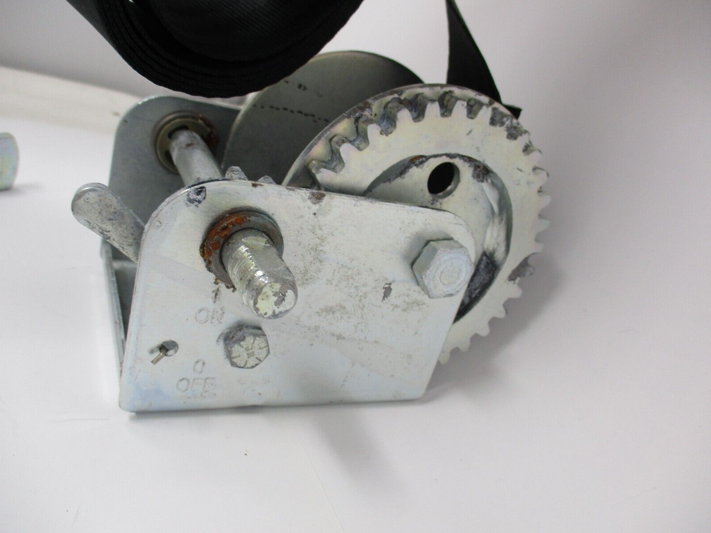 Dutton-Lainson+belt hook DL600A 600lbs Capacity Steel Pulling Hand Winch 5-1/2in