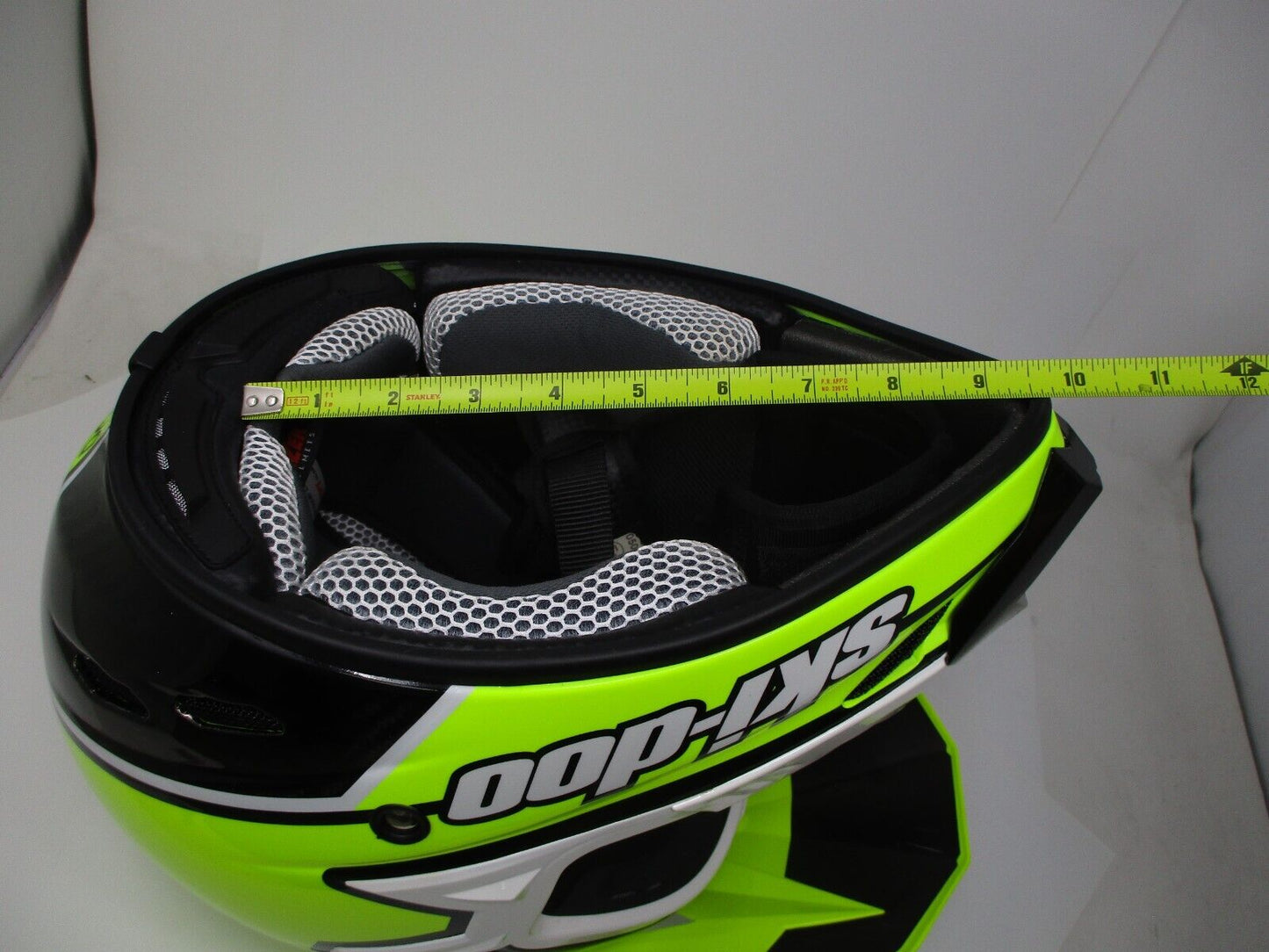 BRP LAZER Ski-Doo XP-R2 Carbon Light Original Helmet SIZE 55-56 cm MX7/XP-R2
