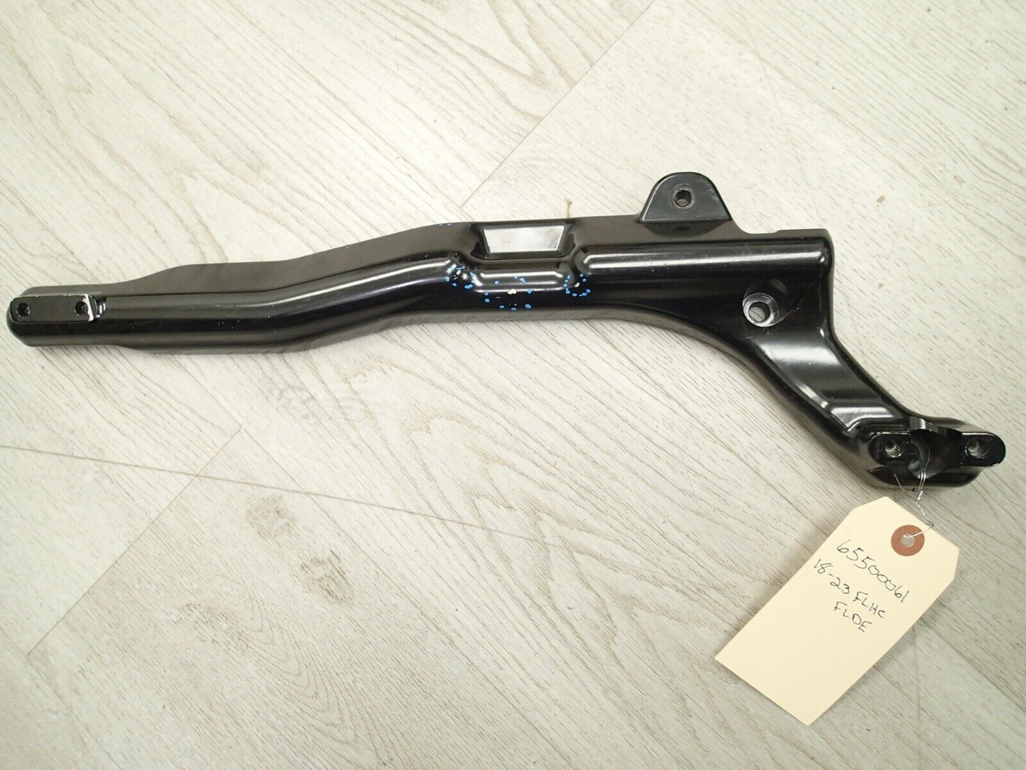 HARLEY-DAVIDSON HERITAGE SIDE EXHAUST MOUNT BRACKET 65500061 FLHC scuff FLHCS