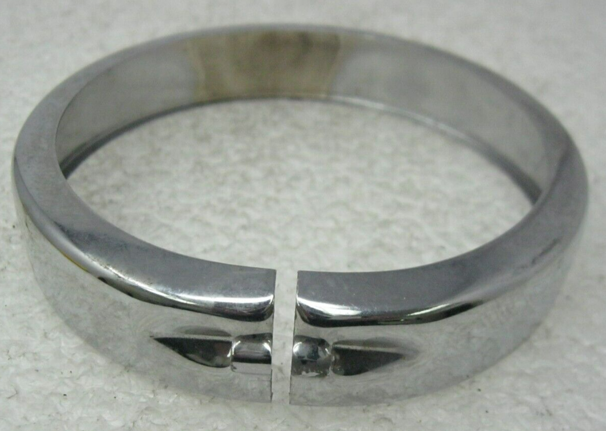 Harley-Davidson OEM 01-23 4.5" Chrome Passing Lamp FLAT-TOP  Bezel 68725-62A