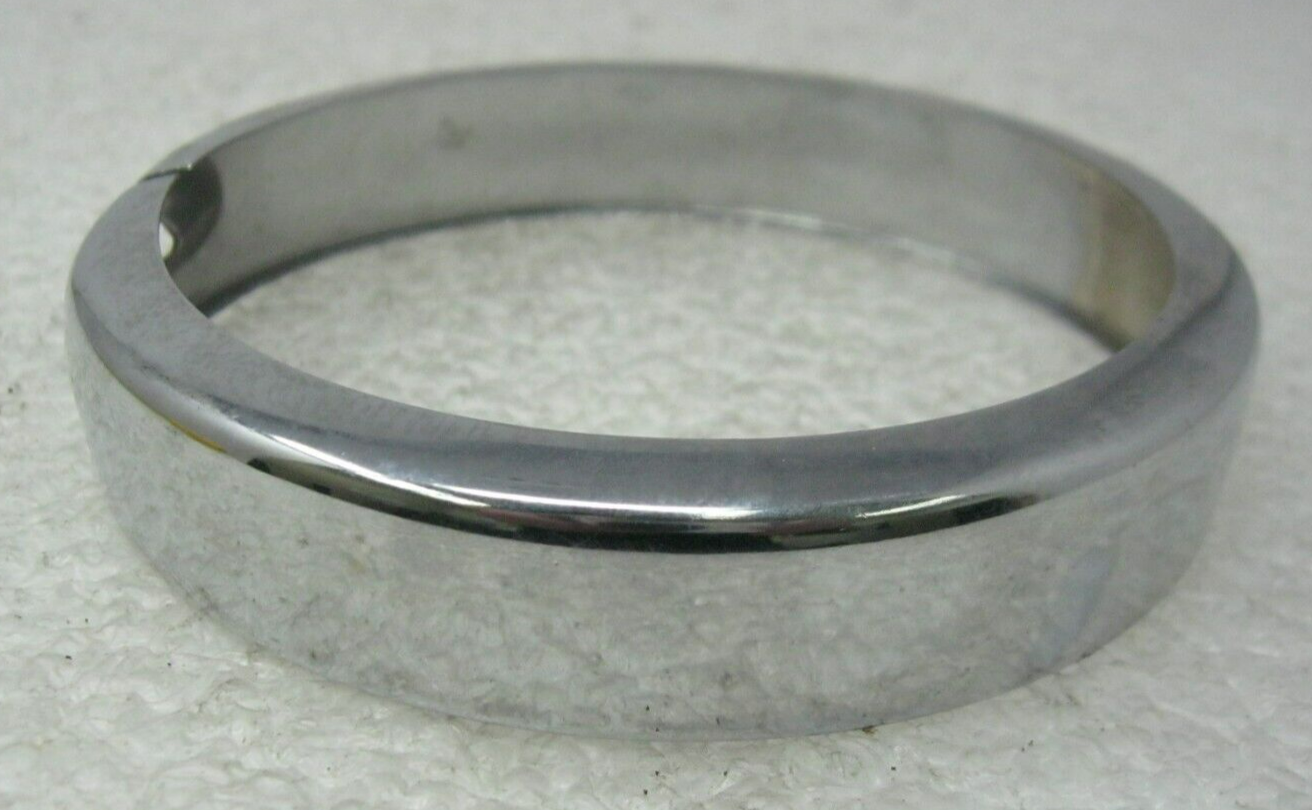 Harley-Davidson OEM 01-23 4.5" Chrome Passing Lamp FLAT-TOP  Bezel 68725-62A