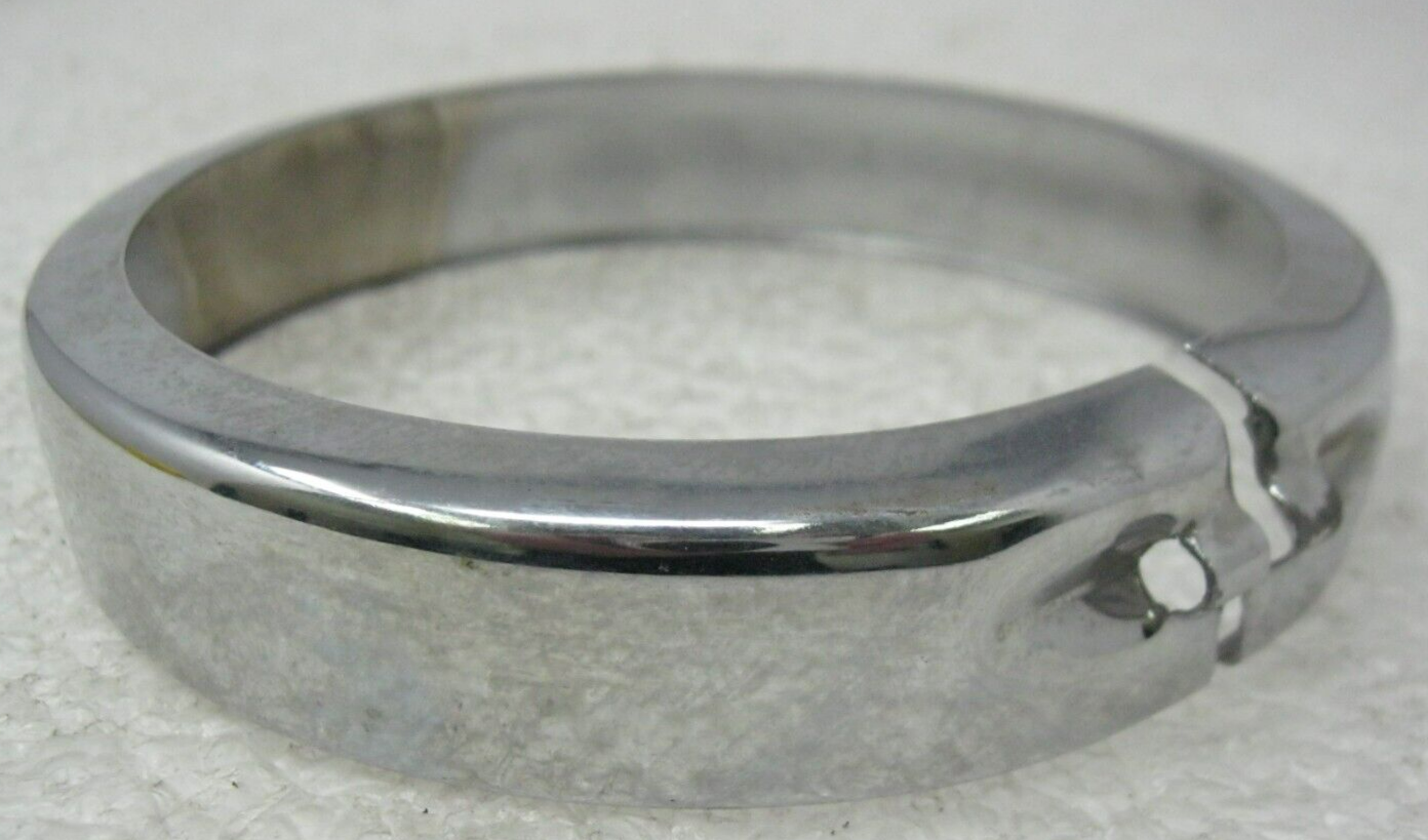 Harley-Davidson OEM 01-23 4.5" Chrome Passing Lamp FLAT-TOP  Bezel 68725-62A