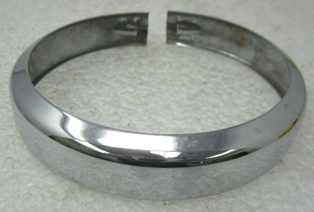 Harley-Davidson OEM 01-23 4.5" Chrome Passing Lamp BEVELED Bezel 68725-62A