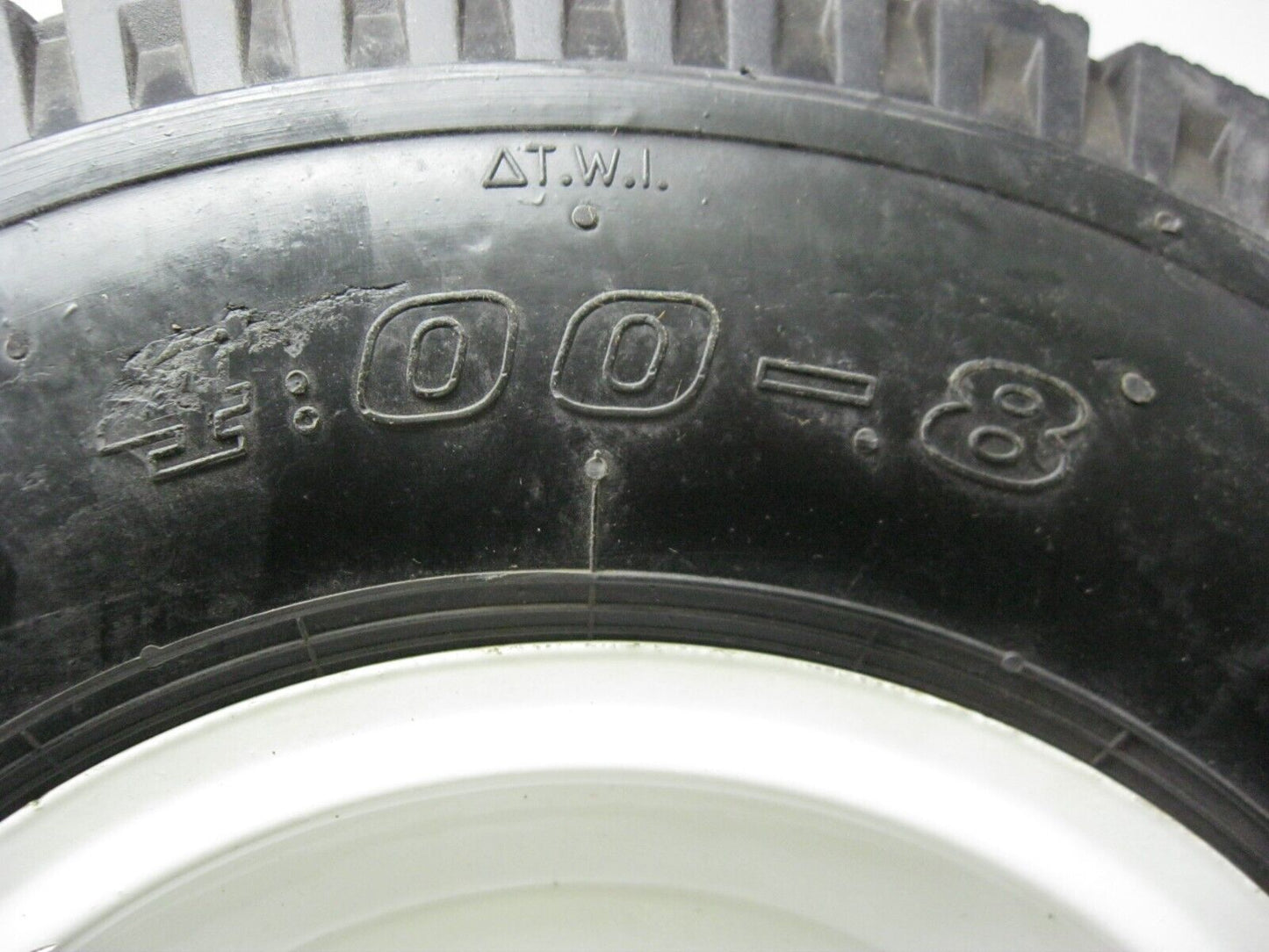 Unbranded 4.00-8 Wheelbarrow Tire Assembly for a 5/8" Axle & Max Load 550 Lbs