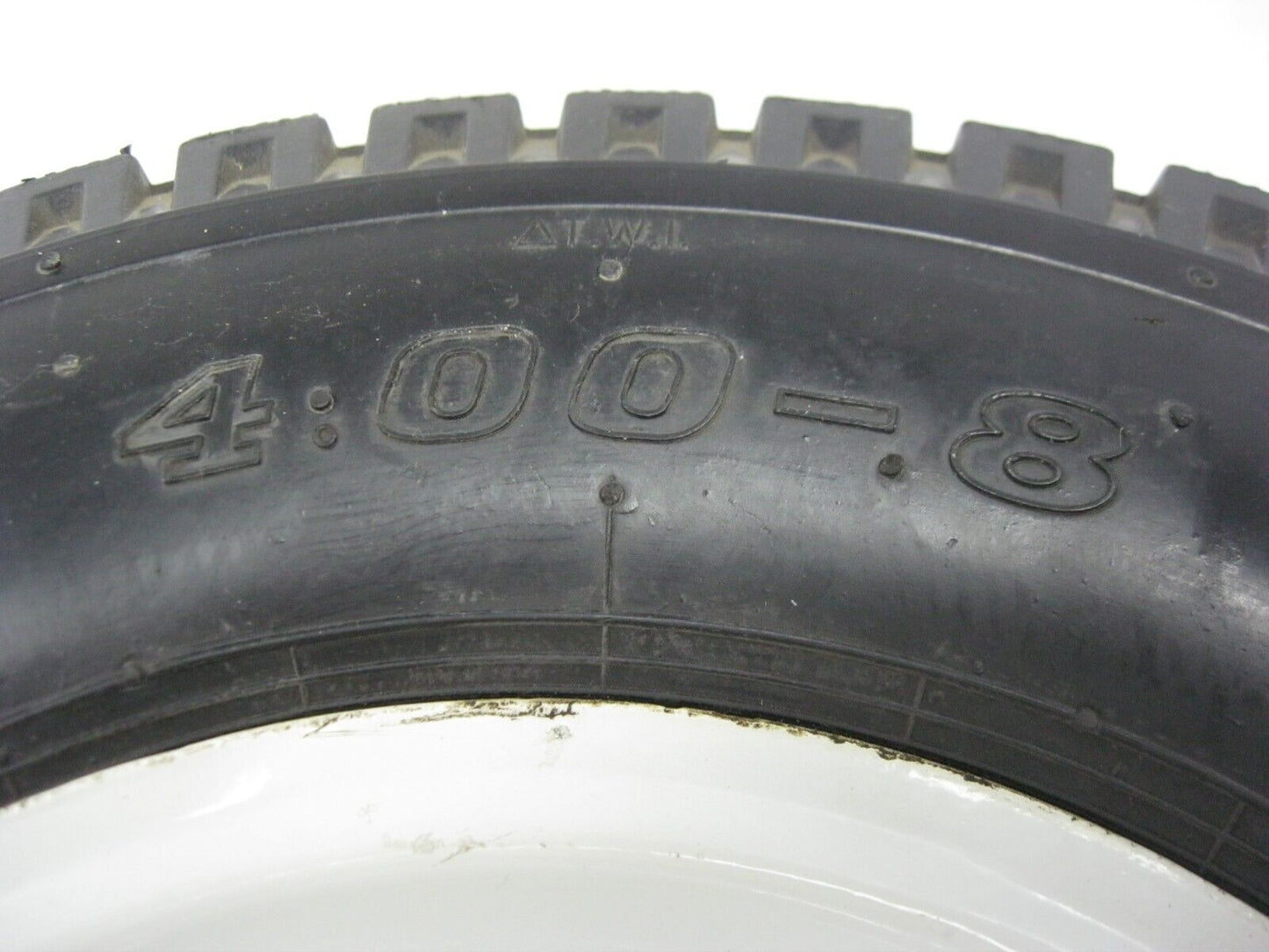 Unbranded 4.00-8 Wheelbarrow Tire Assembly for a 5/8" Axle & Max Load 550 Lbs