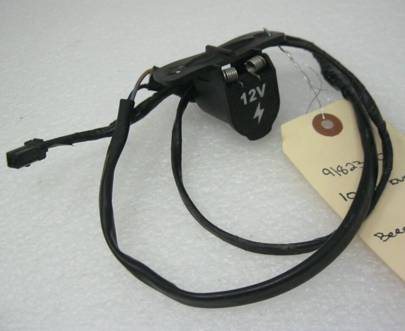 2011 Harley Electra Glide Touring Trunk Box Tour Pak 12V Power Outlet 91823-10