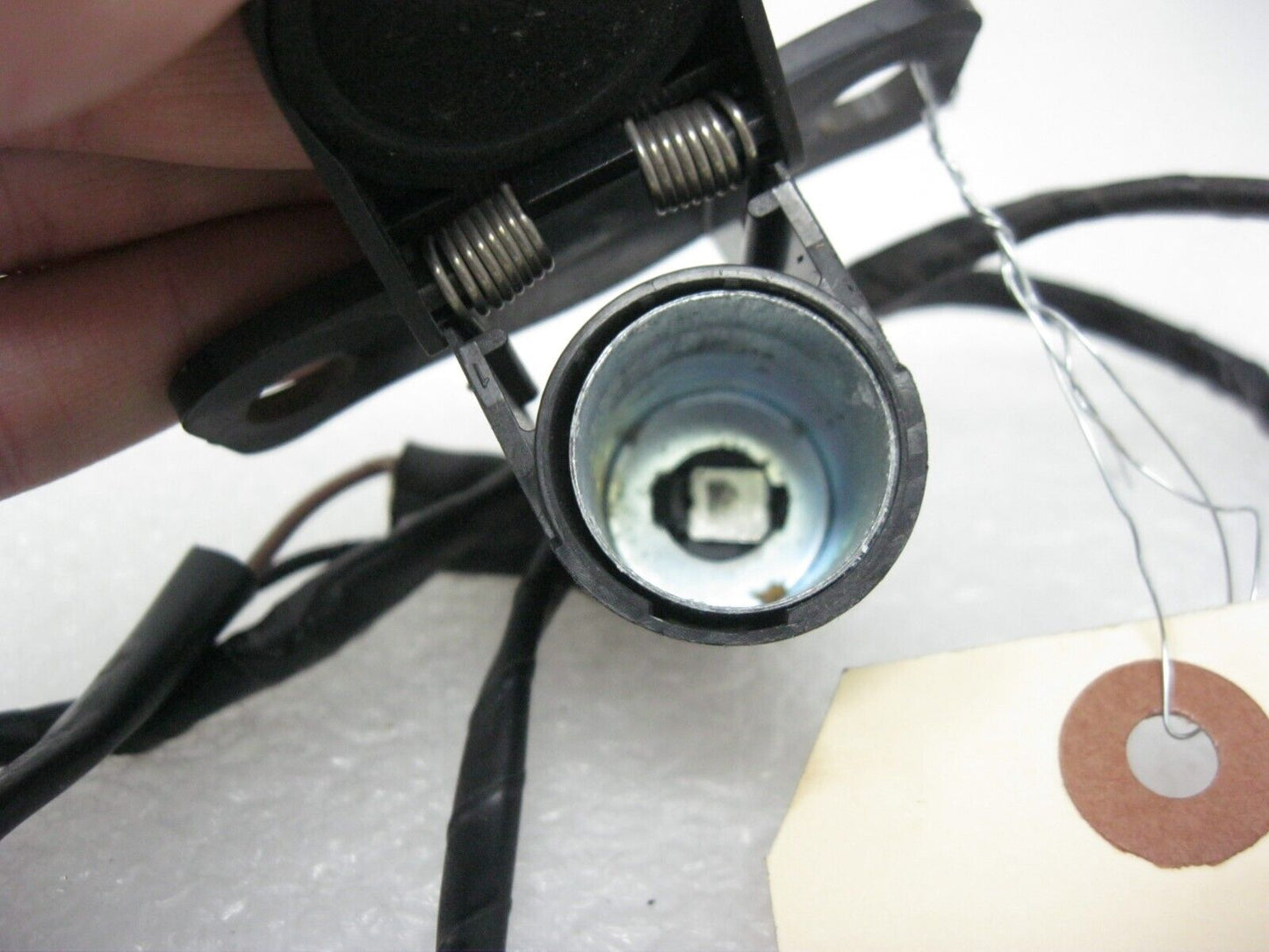 2011 Harley Electra Glide Touring Trunk Box Tour Pak 12V Power Outlet 91823-10