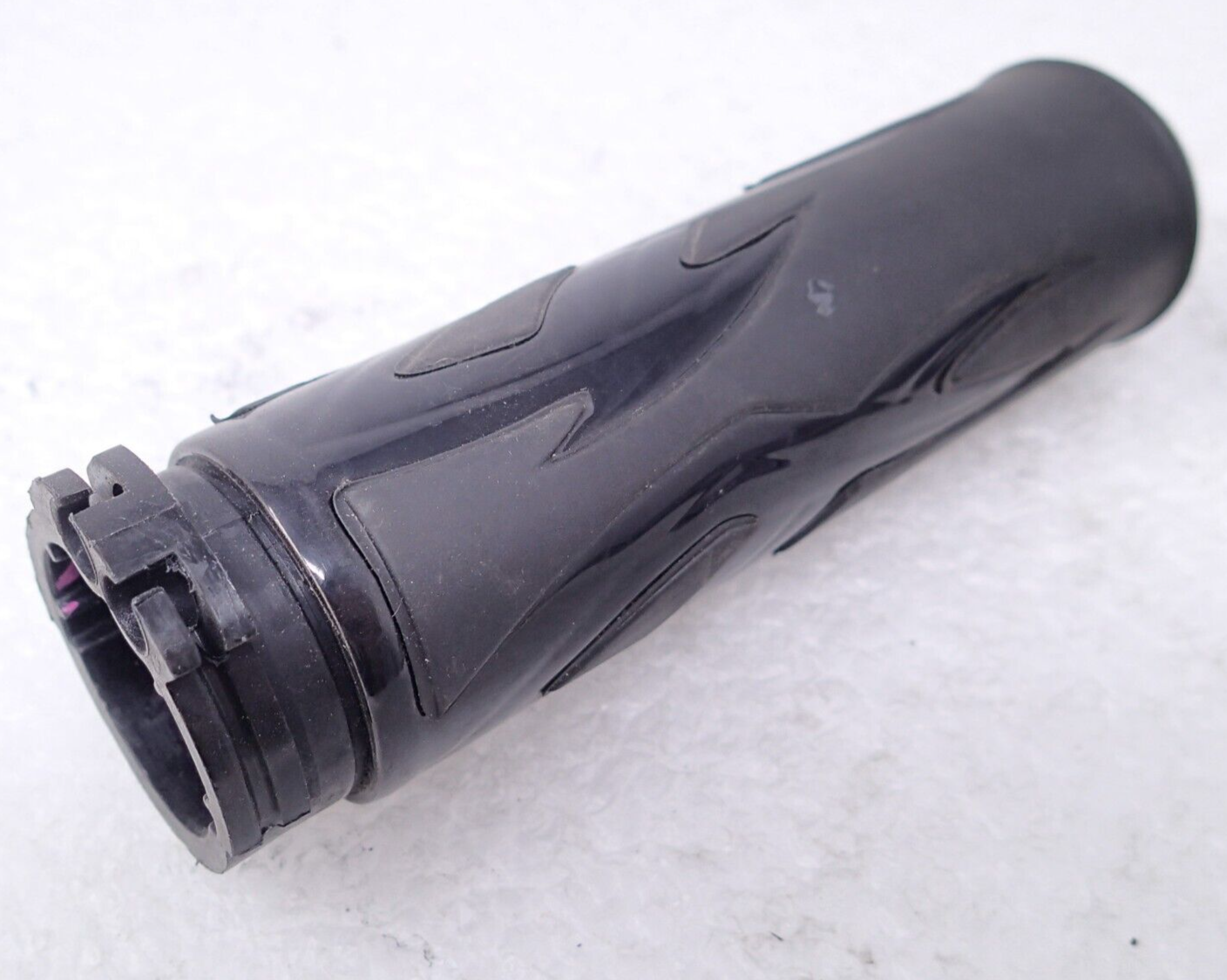 Harley-Davidson 09 Dyna Fat Bob Hand Grip Tribal 1" 56254-09 throttle Side