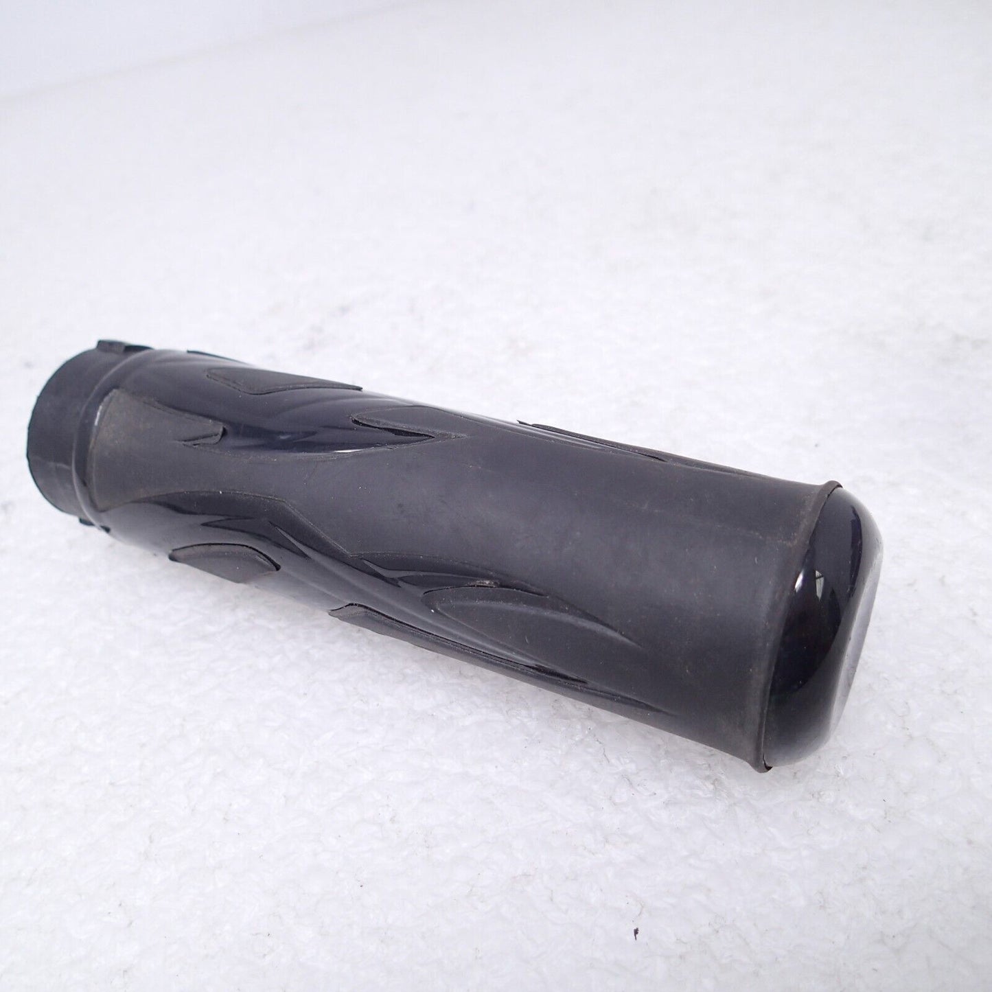 Harley-Davidson 09 Dyna Fat Bob Hand Grip Tribal 1" 56254-09 throttle Side