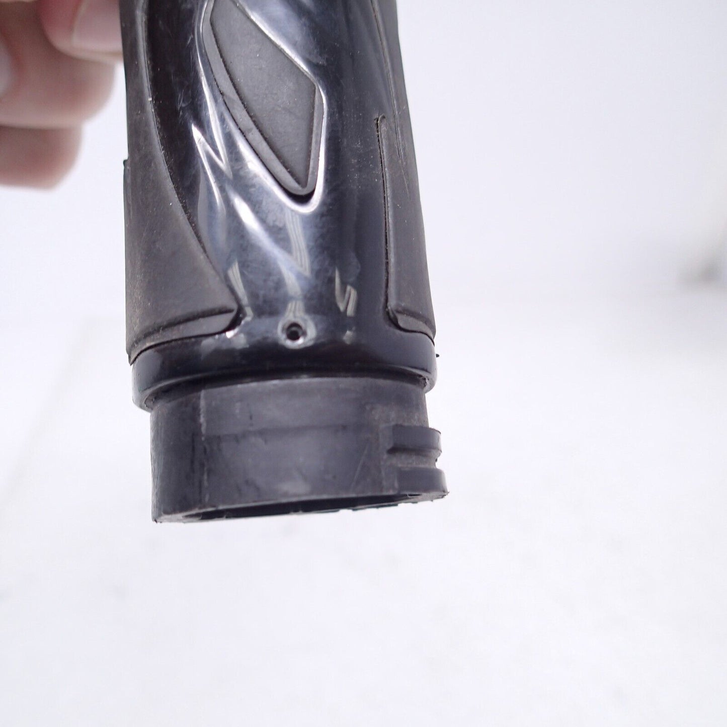 Harley-Davidson 09 Dyna Fat Bob Hand Grip Tribal 1" 56254-09 throttle Side