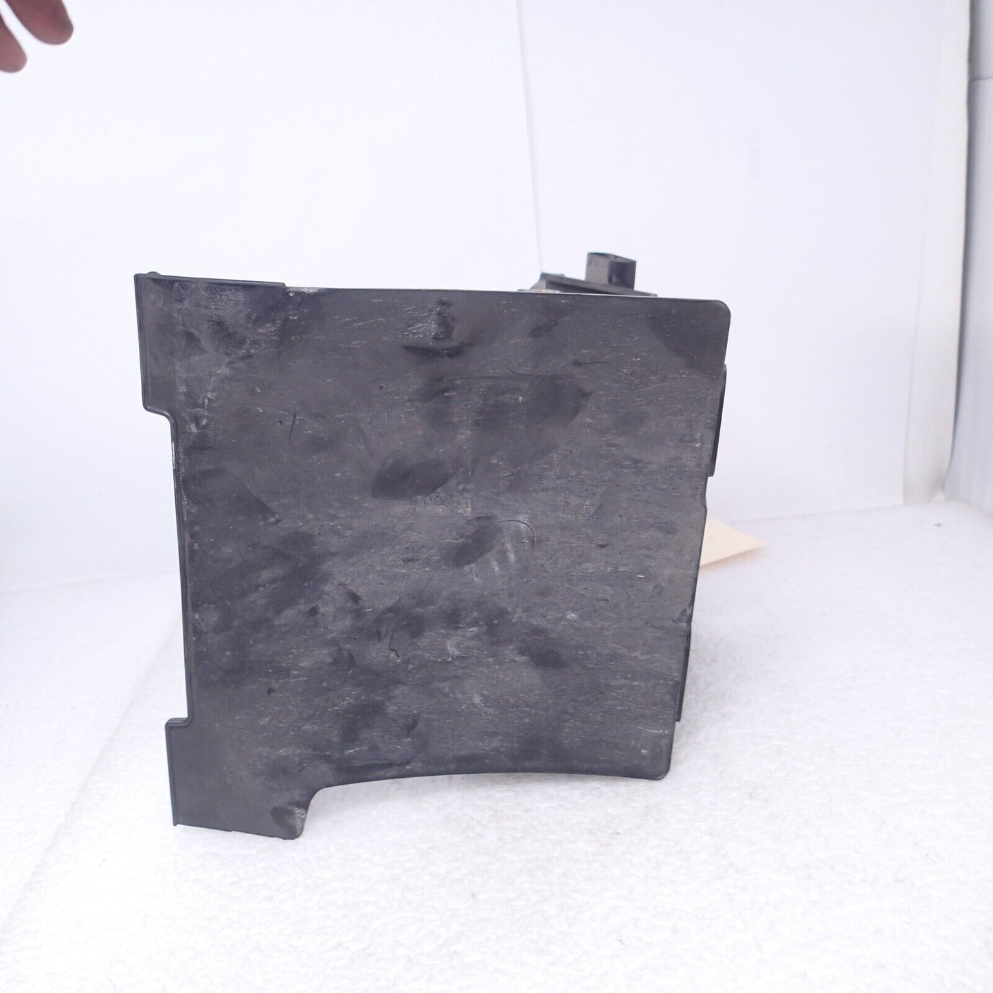 2014 HARLEY-DAVIDSON ROAD GLIDE BATTERY BOX TRAY 66000010A USED