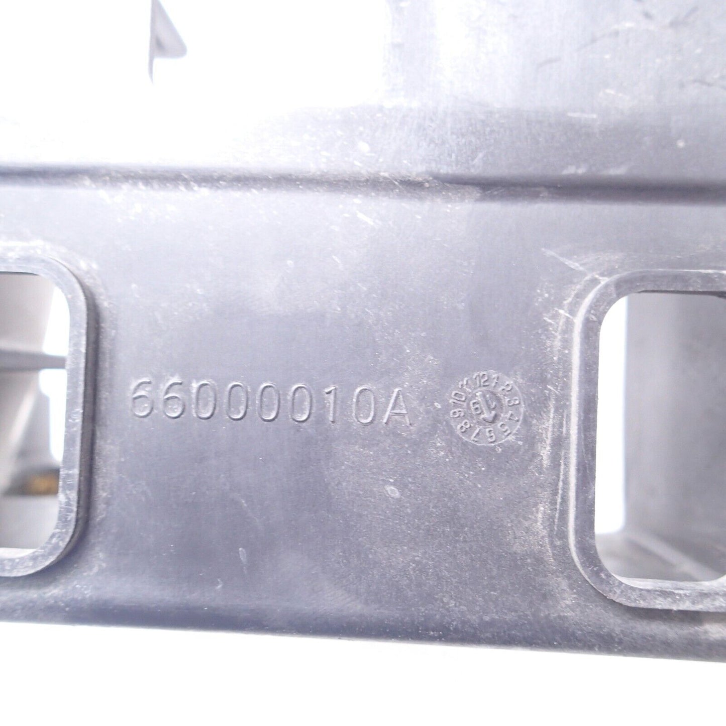 2014 HARLEY-DAVIDSON ROAD GLIDE BATTERY BOX TRAY 66000010A USED