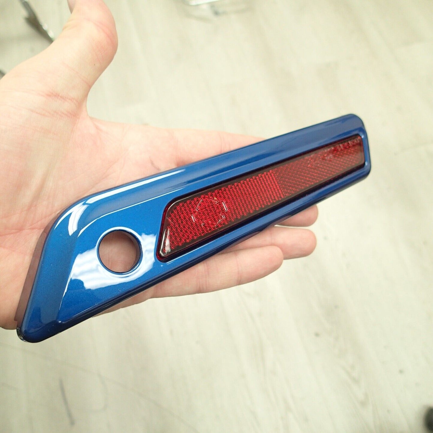 Harley Davidson RH Blue LATCH,S-BAG,FACEPLATE,RH 90200984EVA FLTRXS