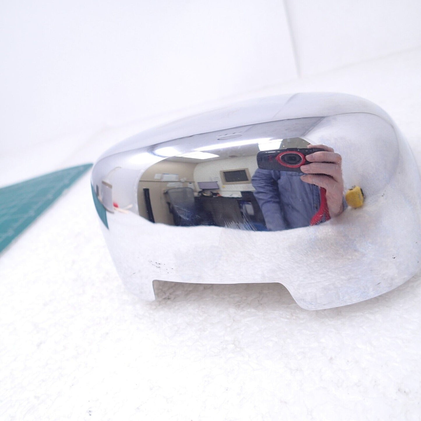 2002 HARLEY-DAVIDSON V-ROD VRSCB Horn Cover  69040-01a