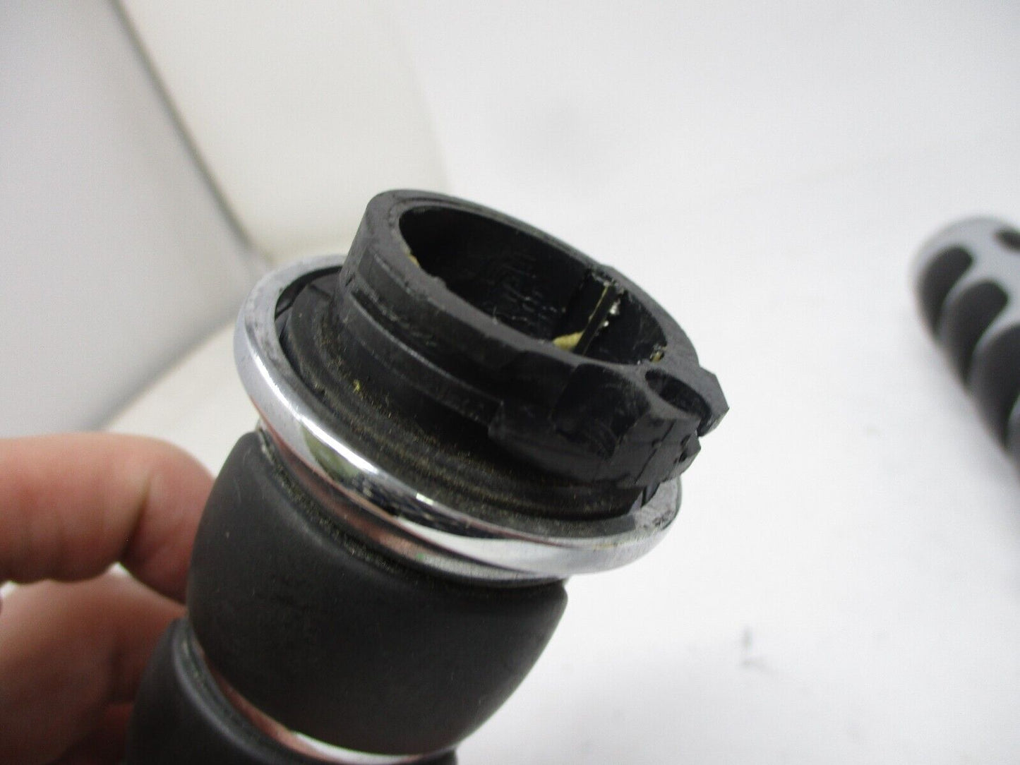 Kuryakyn ISO-Grips Molded Rubber for '08-Up Harley Davidson Models FLHTCUI