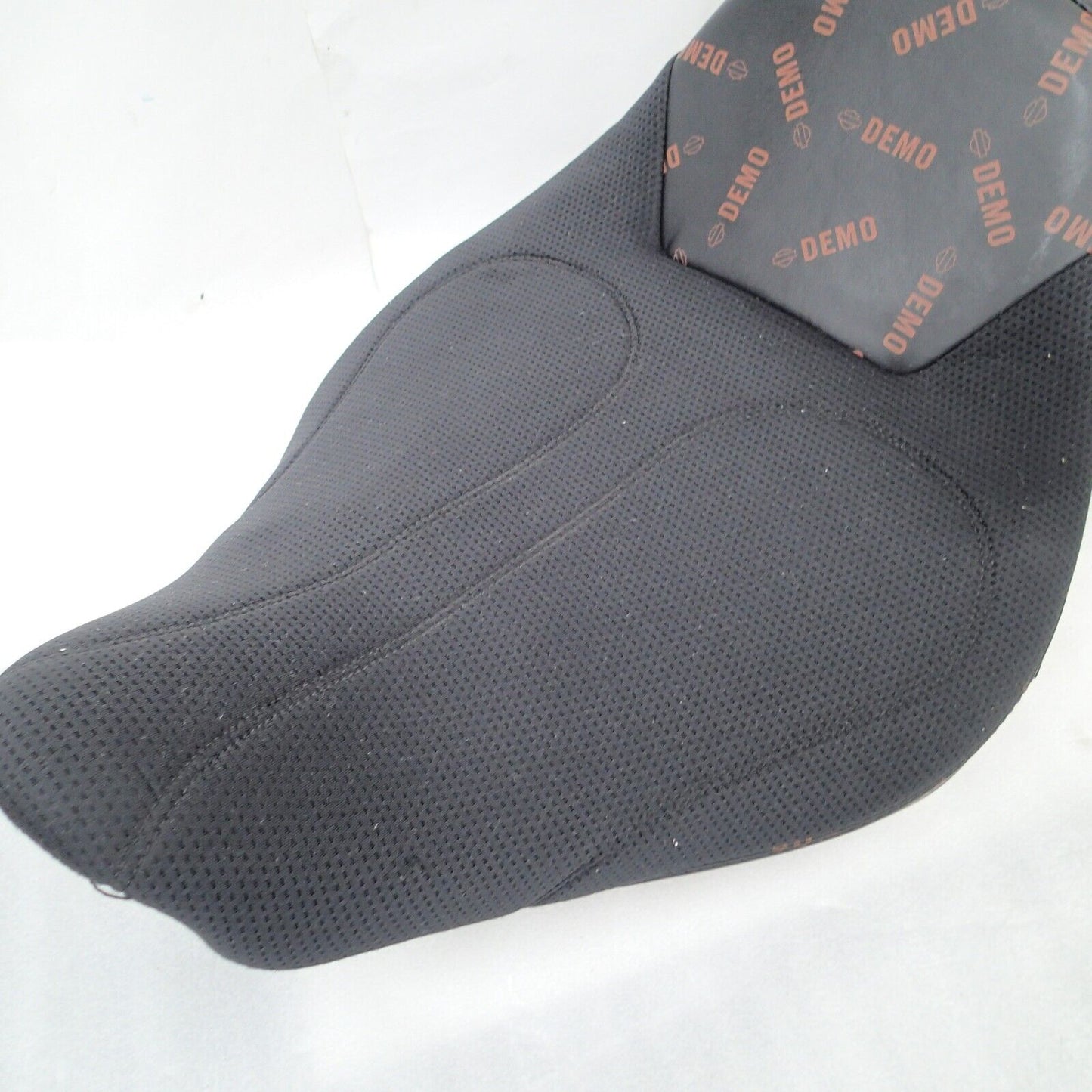 07-017 Harley Softail Road Zeppelin Low Air Adjustable 2 Up Seat Demo 52000148