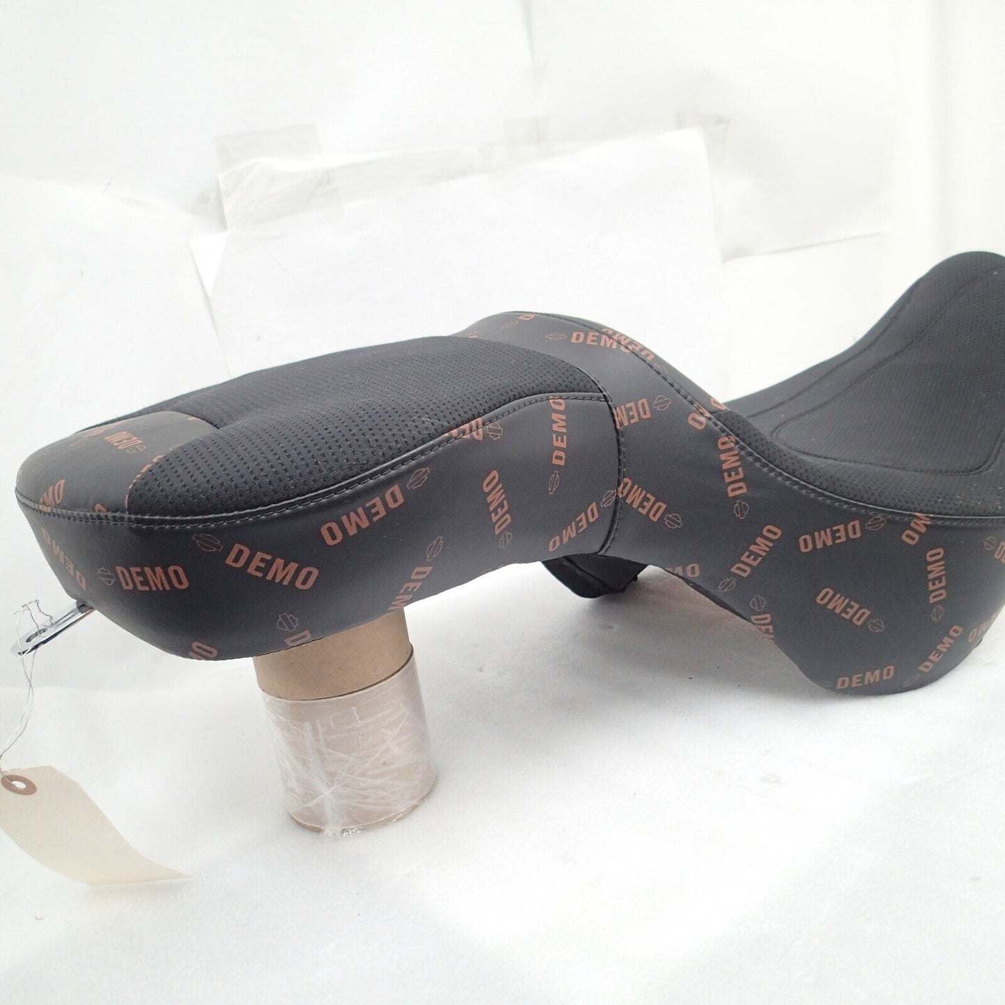 07-017 Harley Softail Road Zeppelin Low Air Adjustable 2 Up Seat Demo 52000148