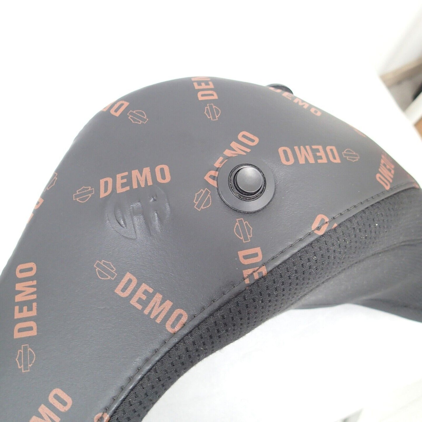 07-017 Harley Softail Road Zeppelin Low Air Adjustable 2 Up Seat Demo 52000148