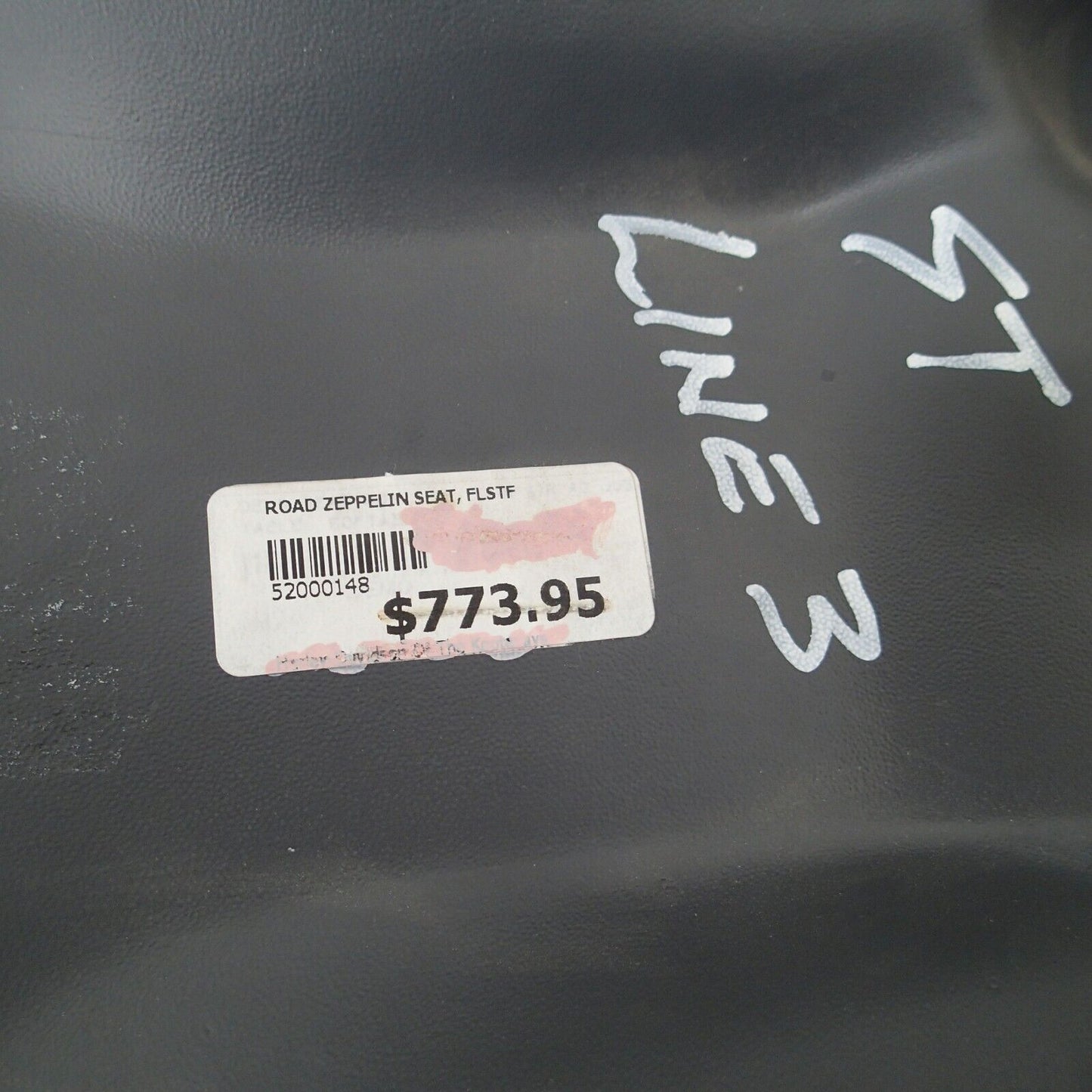 07-017 Harley Softail Road Zeppelin Low Air Adjustable 2 Up Seat Demo 52000148