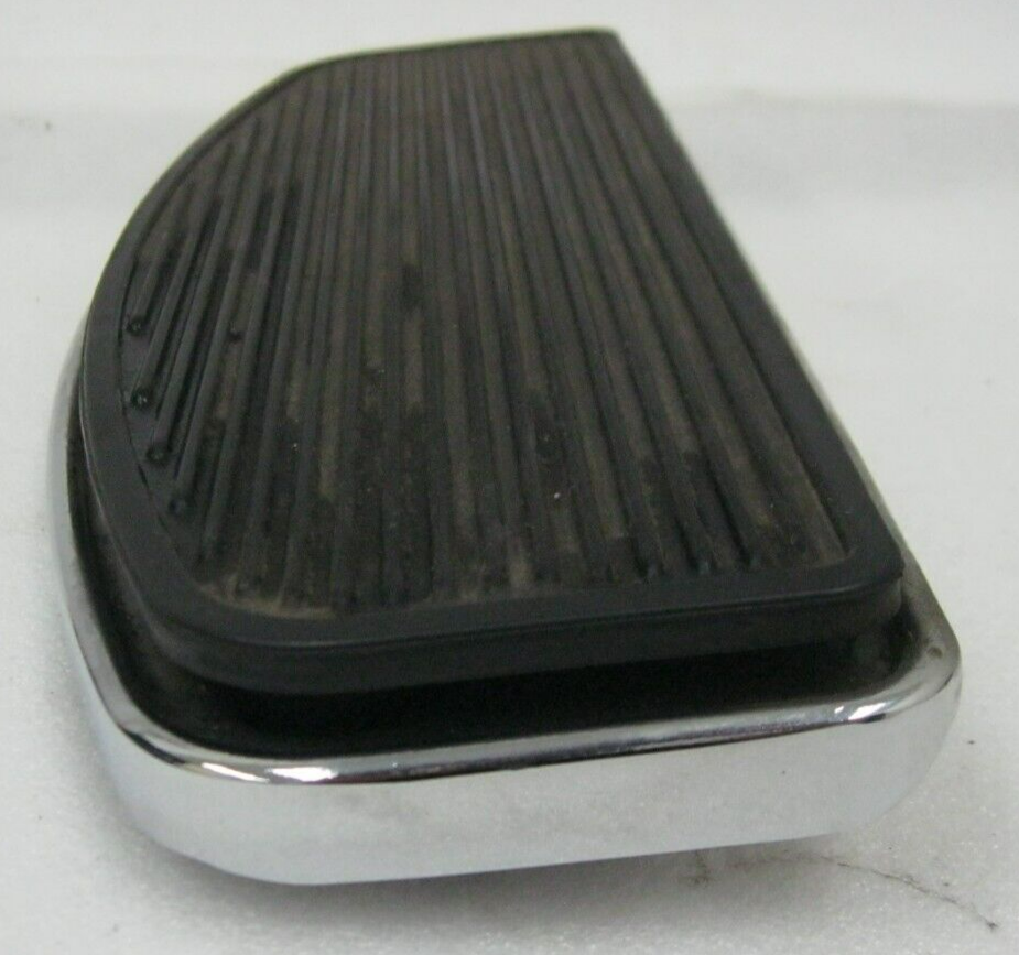 Harley-Davidson OEM 21-23 Touring Chrome Footboard & Pad (Single) 50621-06A