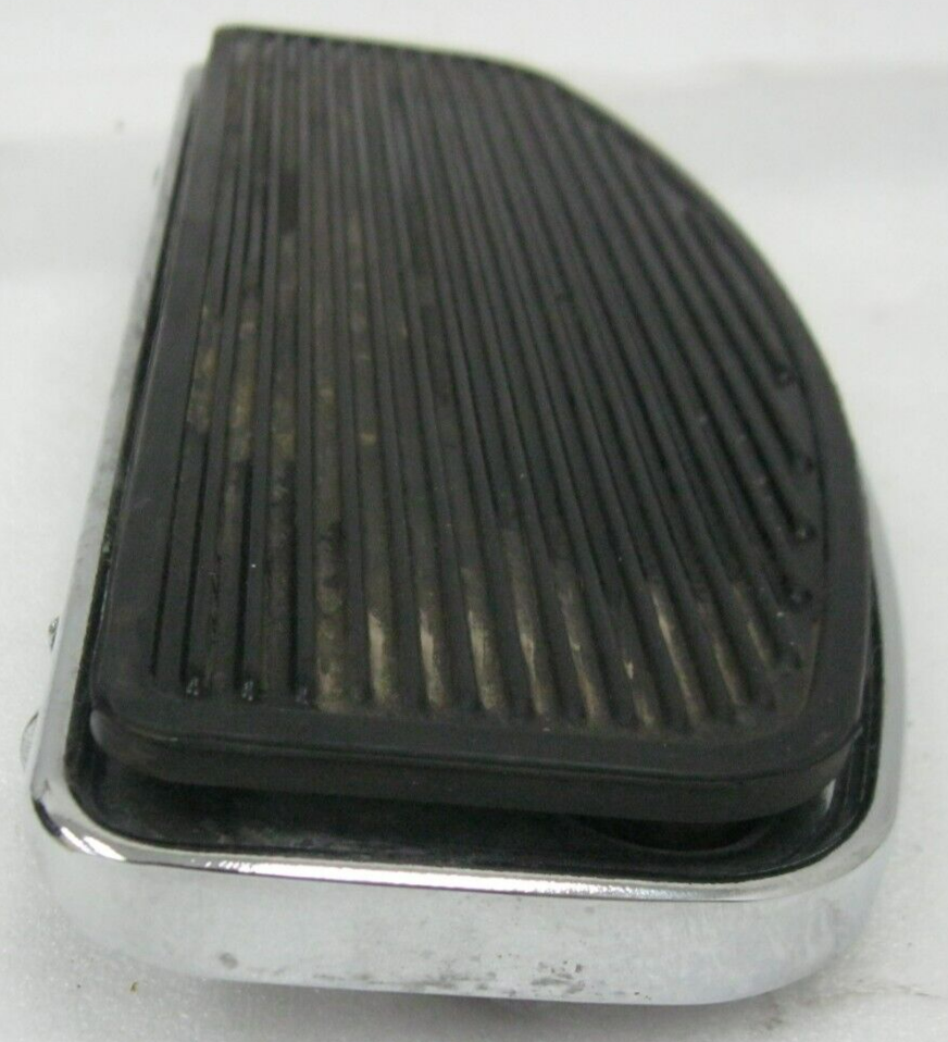 Harley-Davidson OEM 21-23 Touring Chrome Footboard & Pad (Single) 50621-06A