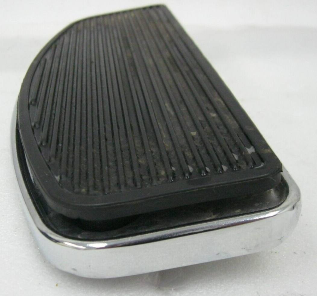 Harley-Davidson OEM 21-23 Touring Chrome Footboard & Pad (Single) 50621-06A