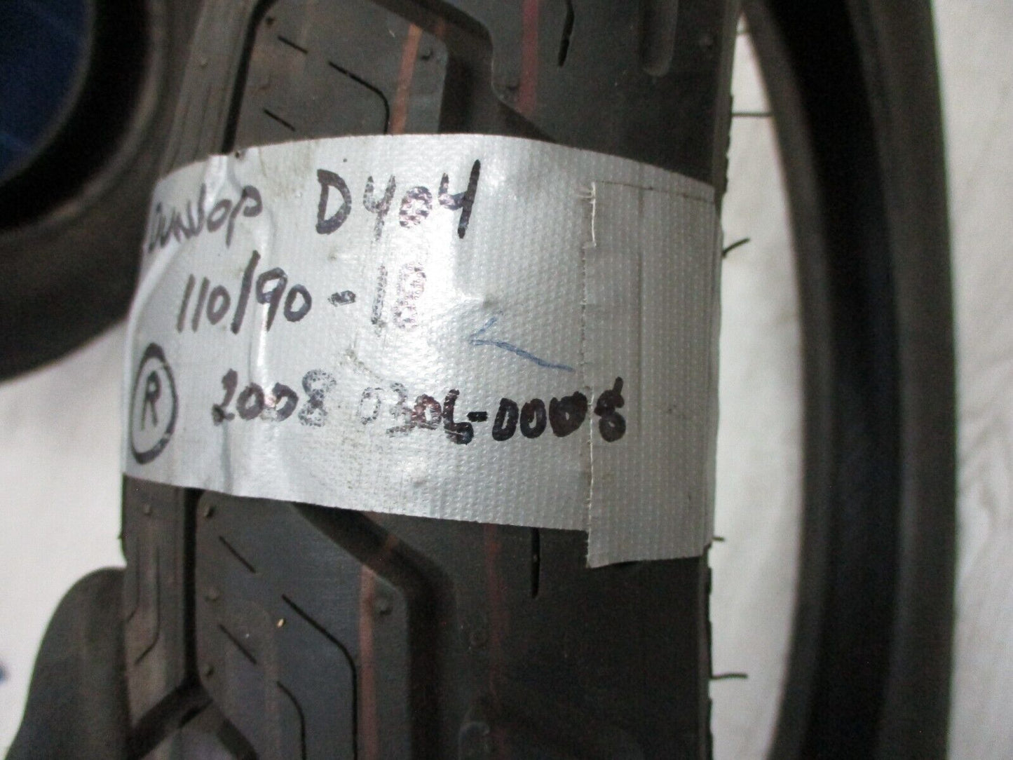 USED (Cruiser/Touring) Rear Tire DUNLOP D404 110/90-18 0306-0008 (2008 Y)