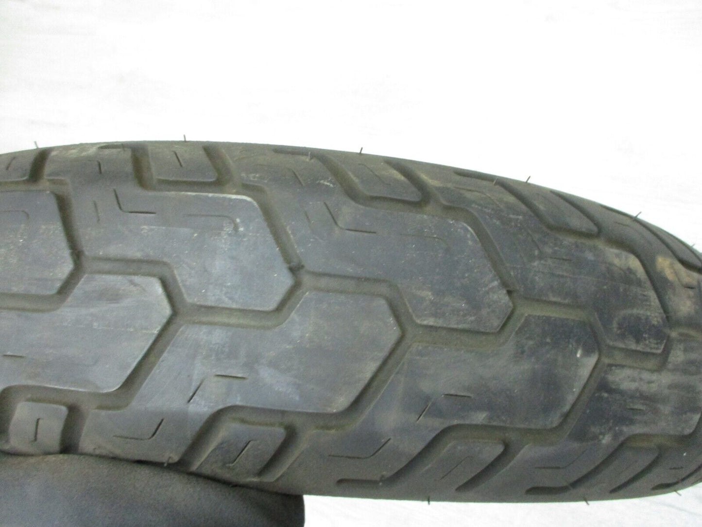 USED (Cruiser/Touring) Rear Tire DUNLOP D404 110/90-18 0306-0008 (2008 Year)