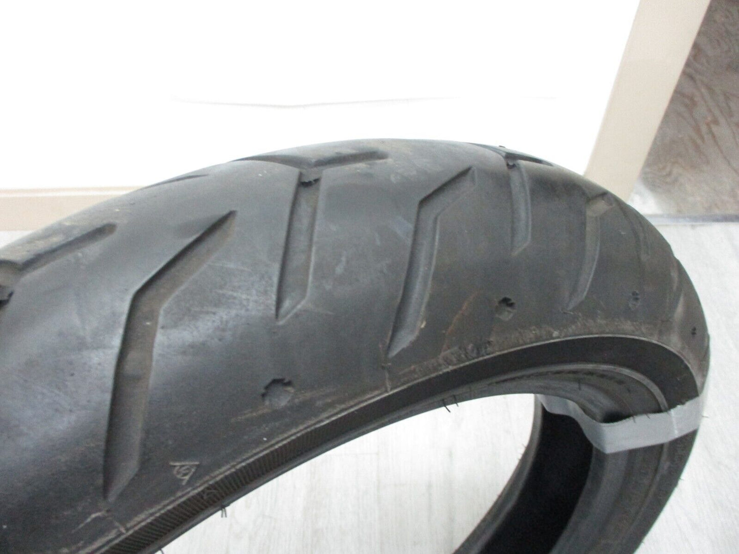 DUNLOP USED 130/80B17 MOTORCYCLE TIRE FRONT D408F (2009 Y) 0305-0305 USED