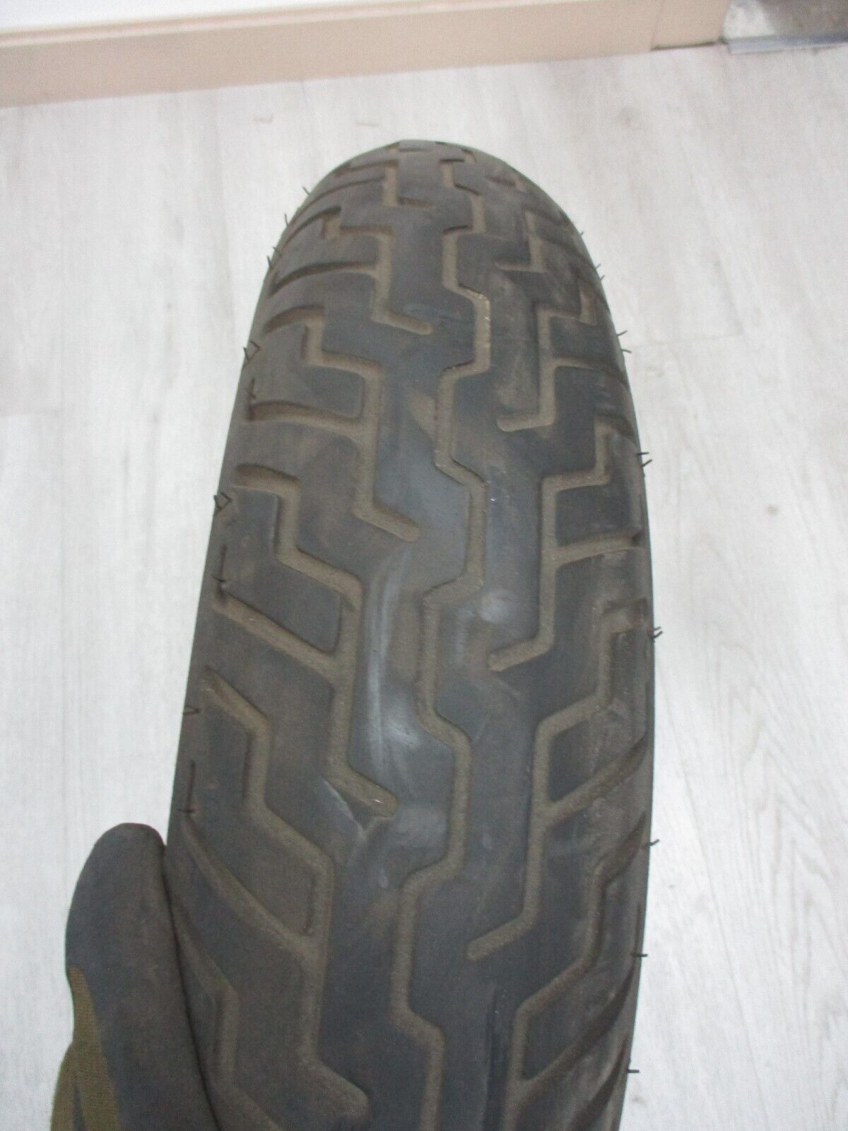 USED HD Dunlop Front Tire Whitewall DUNLOP 402F MT90B16 3021-91 (2006Y)