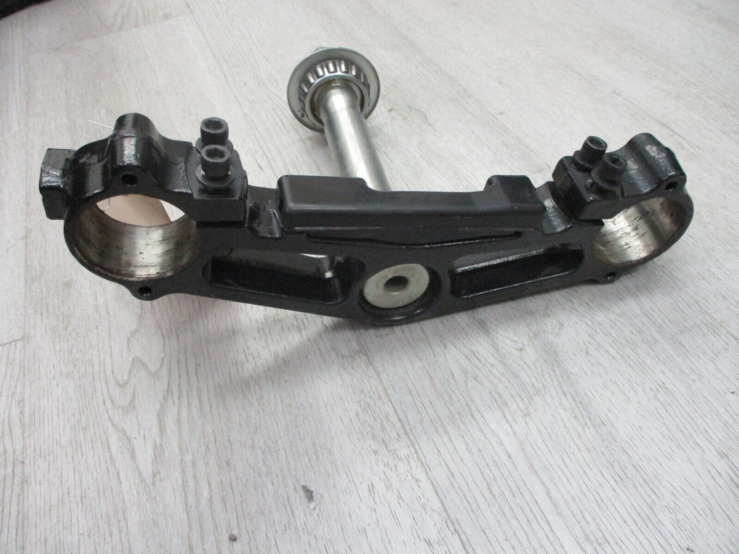 16 Harley Road Glide Touring FLTRX OEM Lower Triple Tree Clamp 45900091A