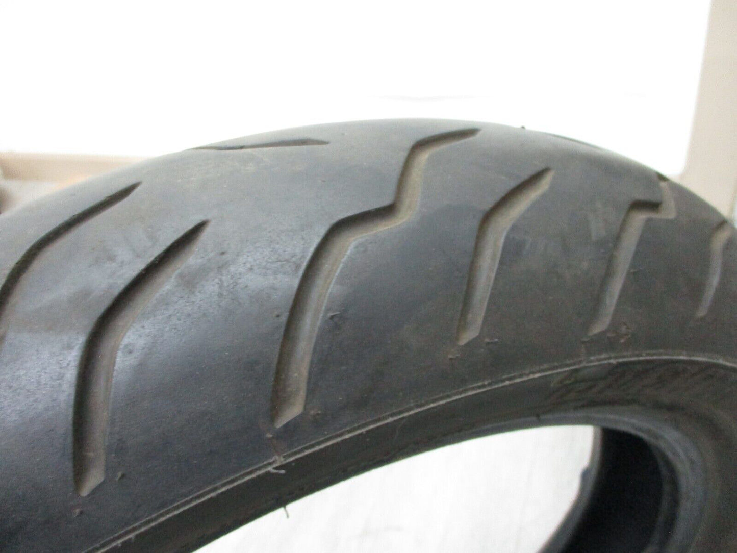 USED DUNLOP AMERICAN ELITE 65H FRONT TIRE 130/80B17 MOTORCYCLE (2010Y)