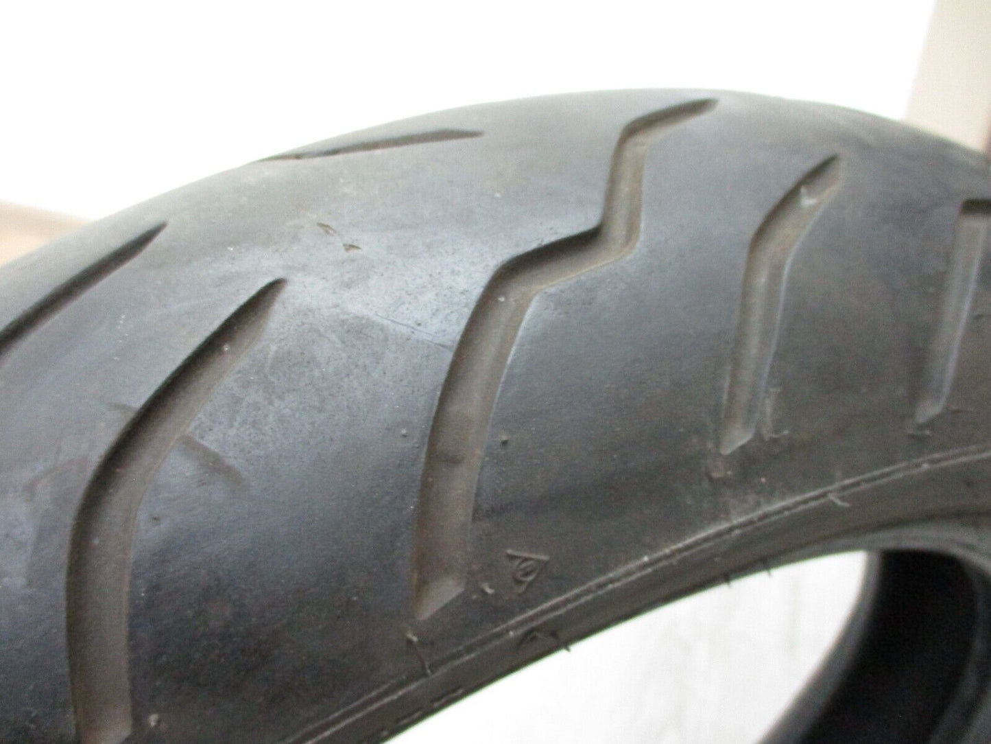 USED DUNLOP AMERICAN ELITE 65H FRONT TIRE 130/80B17 MOTORCYCLE (2010Y)