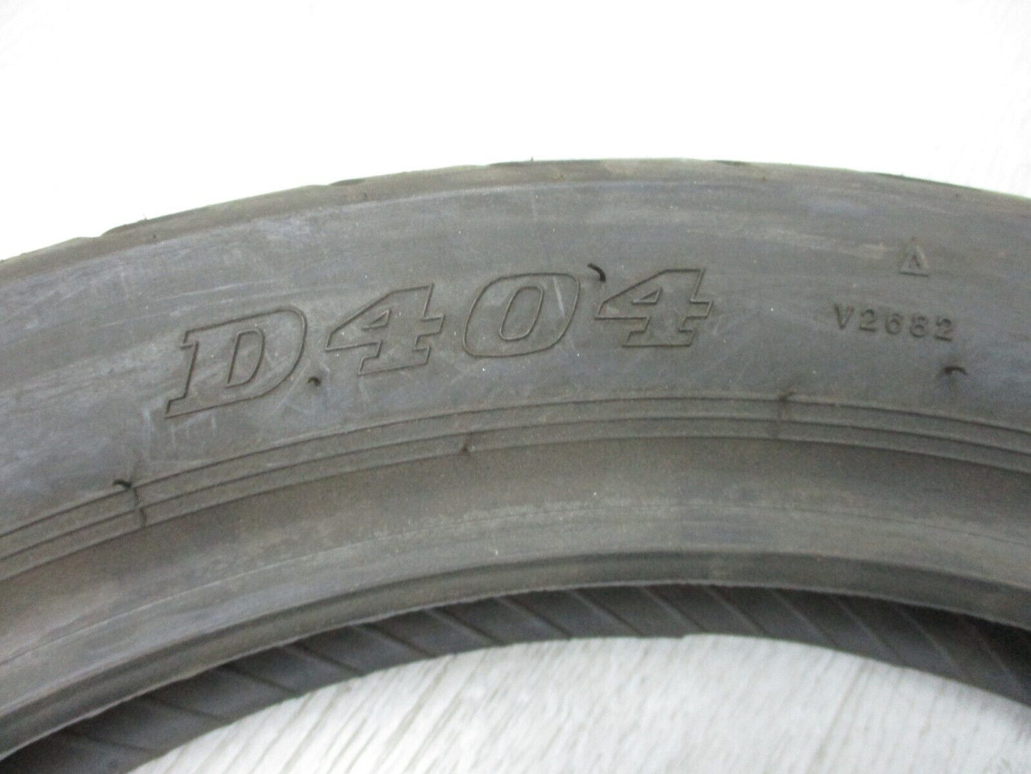 USED New Motorcycle Dunlop D404 110/90-18 Front Tire/ 0306-008 / 2008year USED