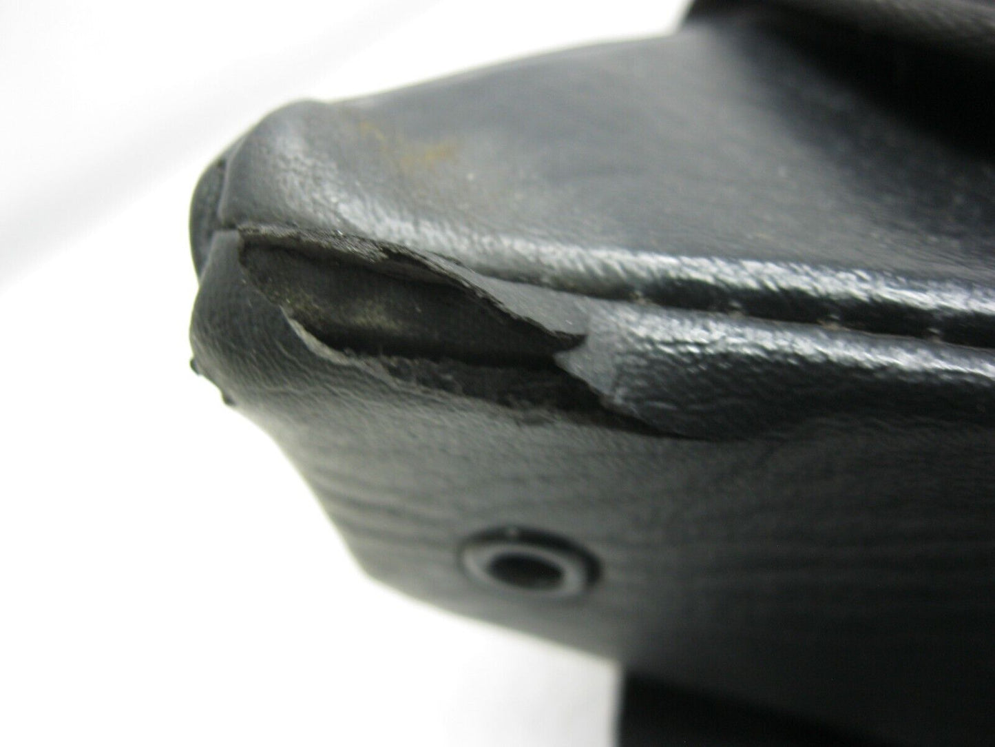 Kuryakyn 3 Pouch Windshield Gag for Harley-Davidson 3 Hole Batwing Fairings