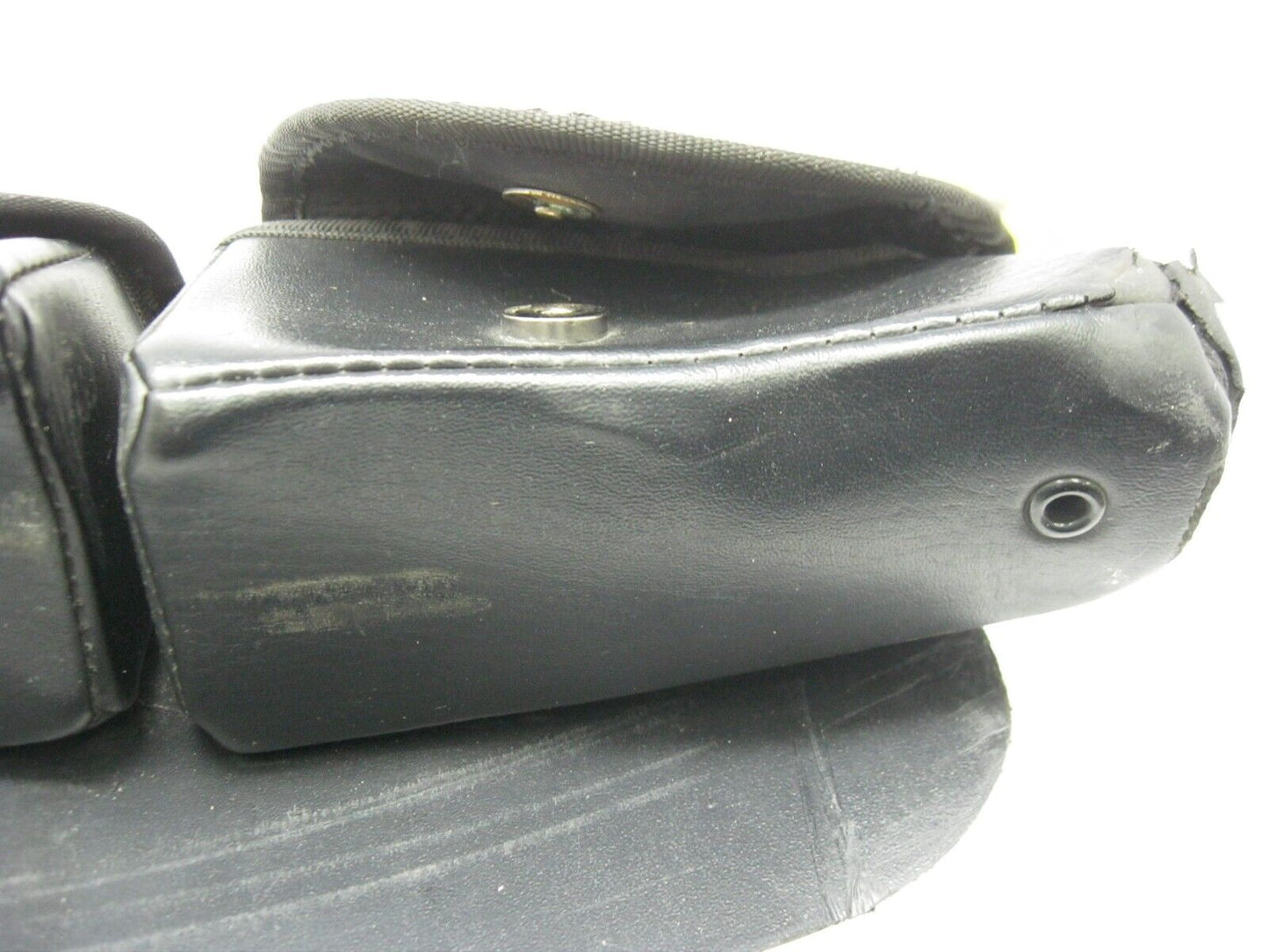 Kuryakyn 3 Pouch Windshield Gag for Harley-Davidson 3 Hole Batwing Fairings