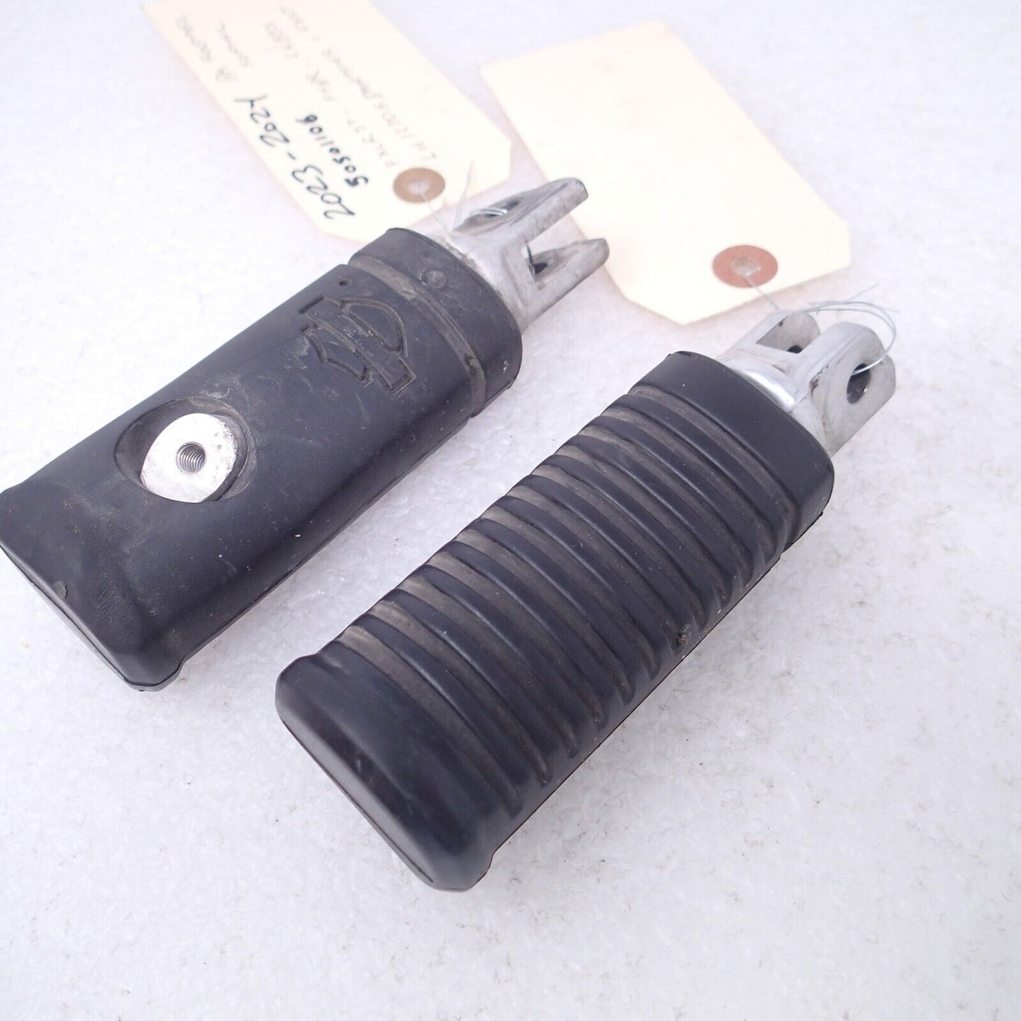 Harley-Davidson OEM 18-22 Rider Foot Pegs  (Pair) 50501106 & 50501107