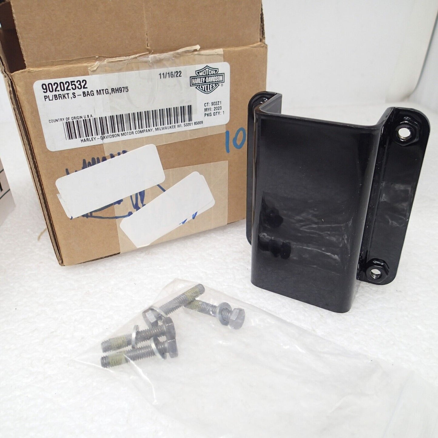Harley-Davidson Single-Sided Black Swingarm Bag Support 22-24 RH975 90202532