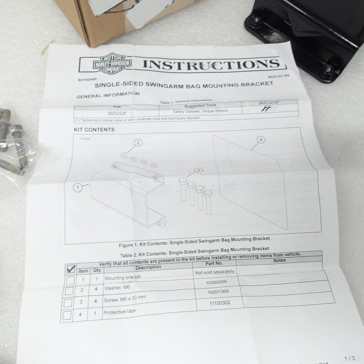 Harley-Davidson Single-Sided Black Swingarm Bag Support 22-24 RH975 90202532