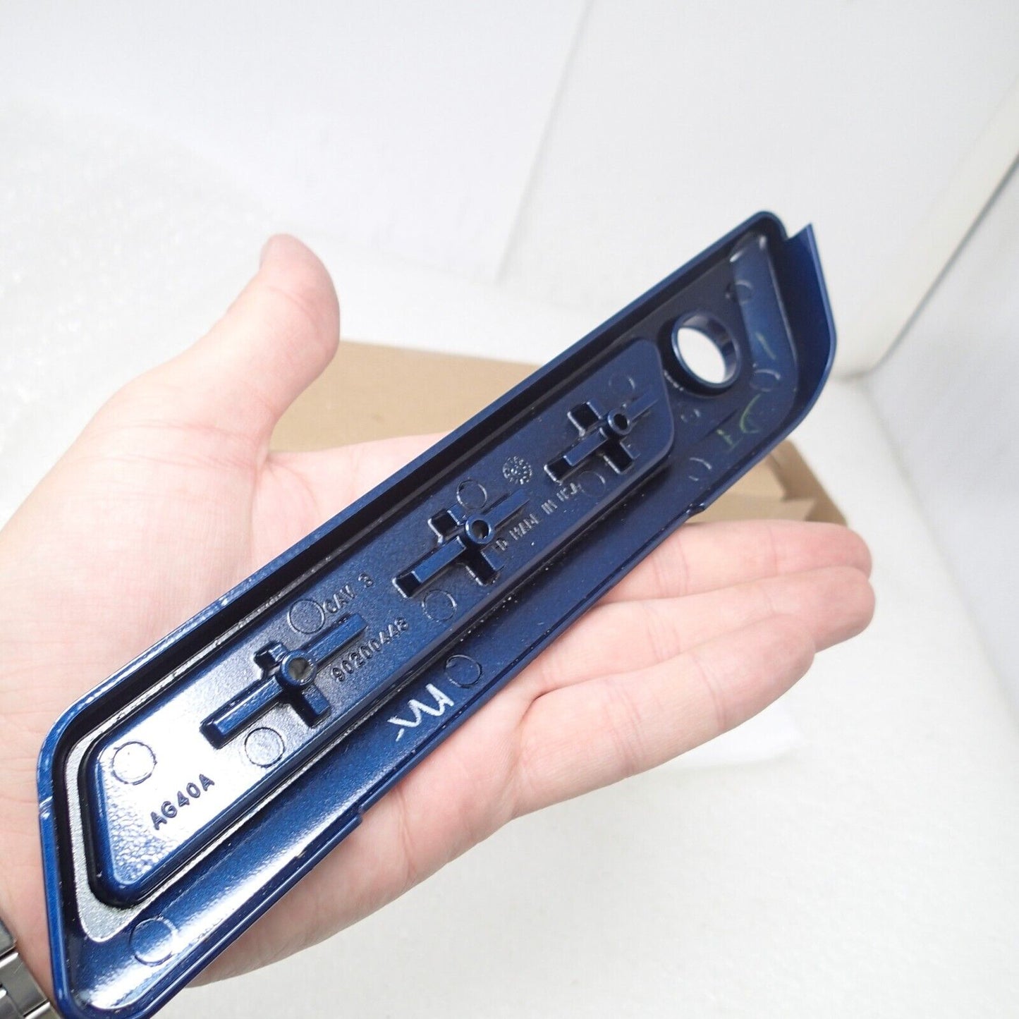 #12 LATCH,S-BAG,FACEPLATE,LH,SOLID  (LEFT) (reef blue) 90200983EVA 90200448