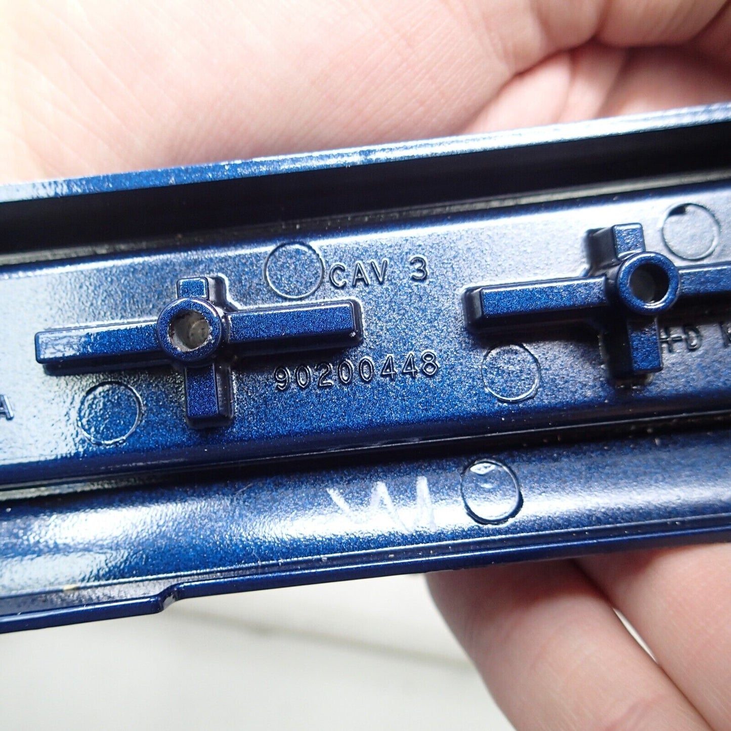 #12 LATCH,S-BAG,FACEPLATE,LH,SOLID  (LEFT) (reef blue) 90200983EVA 90200448