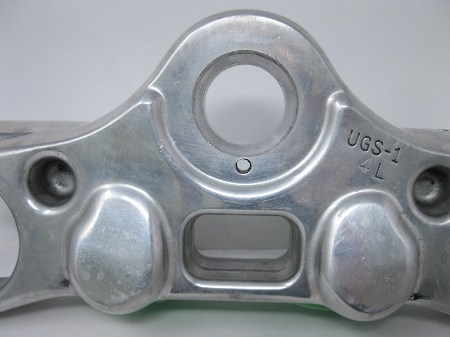 HARLEY OEM Upper Triple Tree Clamp FXDB Street Bob DYNA 08-12/ 46857-08 UGS1 4L