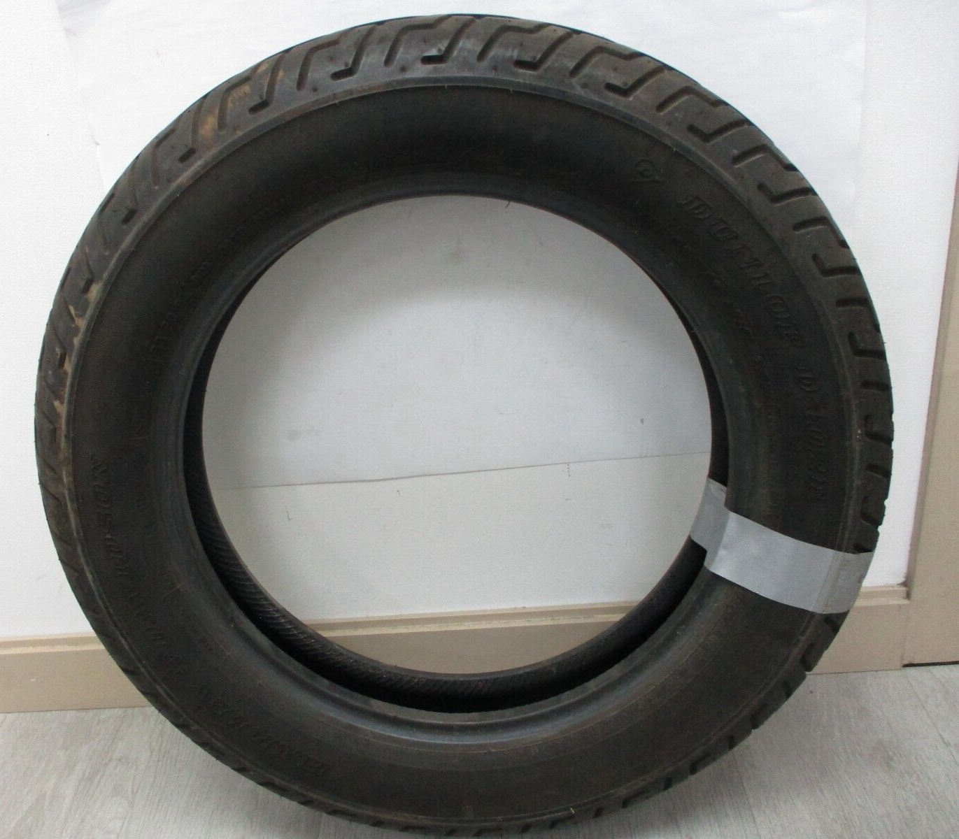 USED Motorcycle Tire Dunlop D402F MT90B16 72H 43022-91A (2015) USED
