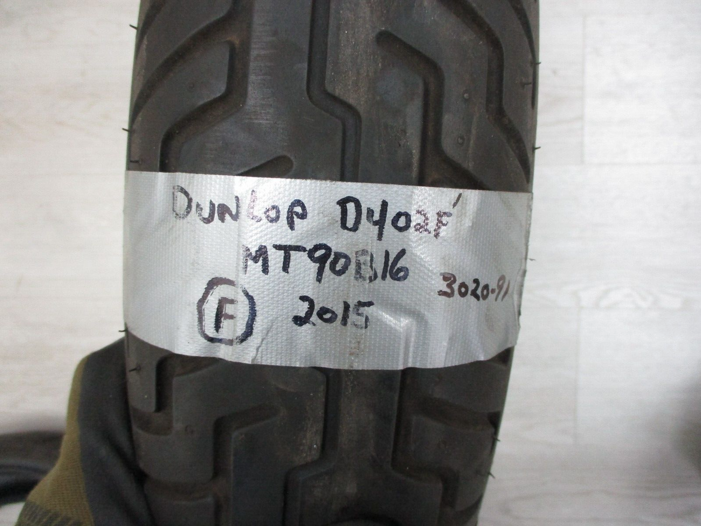 USED Motorcycle Tire Dunlop D402F MT90B16 72H 43022-91A (2015) USED