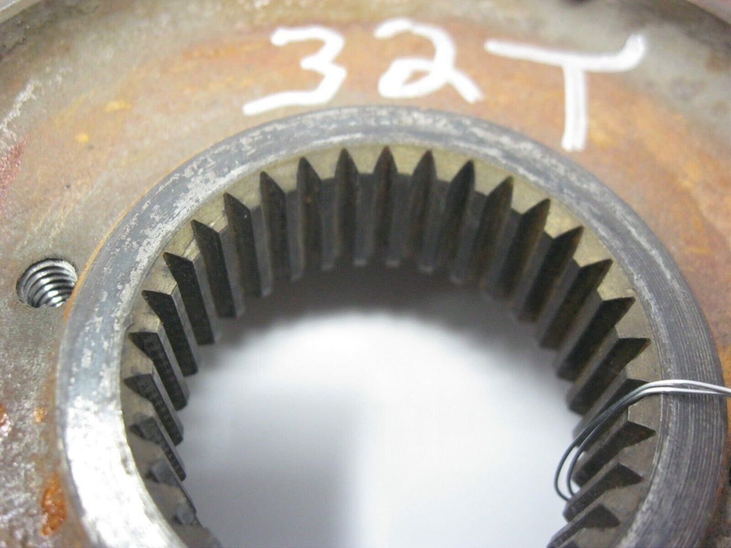 Harley-Davidson OEM 95-06 32 Tooth 5 Speed Front Drive Pulley 40233-95