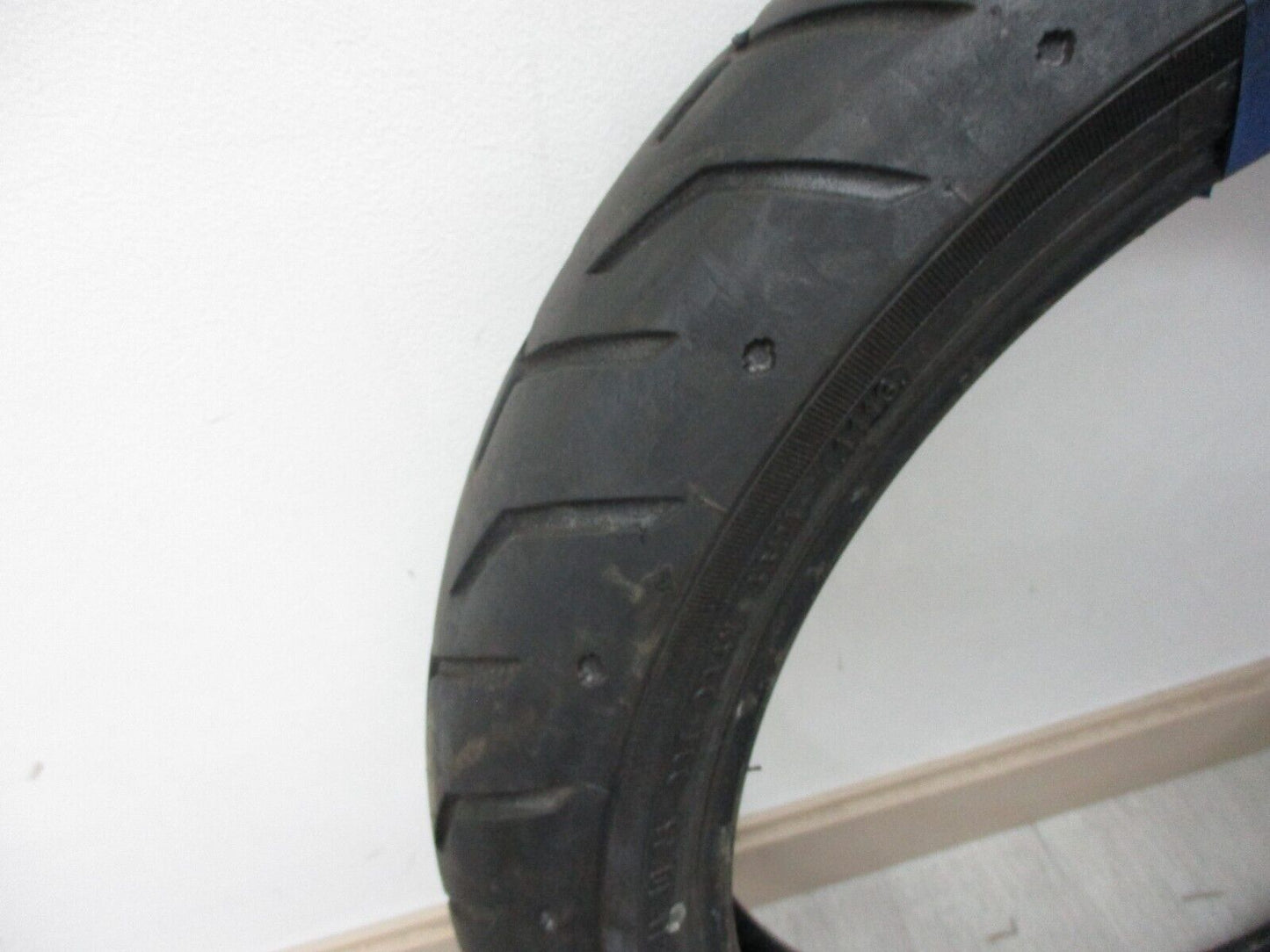 USED!! DUNLOP D408F 130/70 B18 MC 63H 2319 FRONT TIRE USED USED !!!