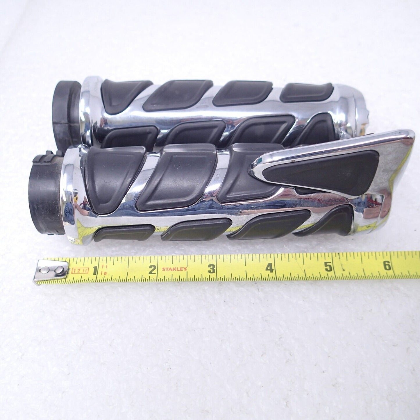 USED Kuryakyn Kinetic Grips 1" #6372 fits Honda/Suzuki Chrome DRAG 0630-1467