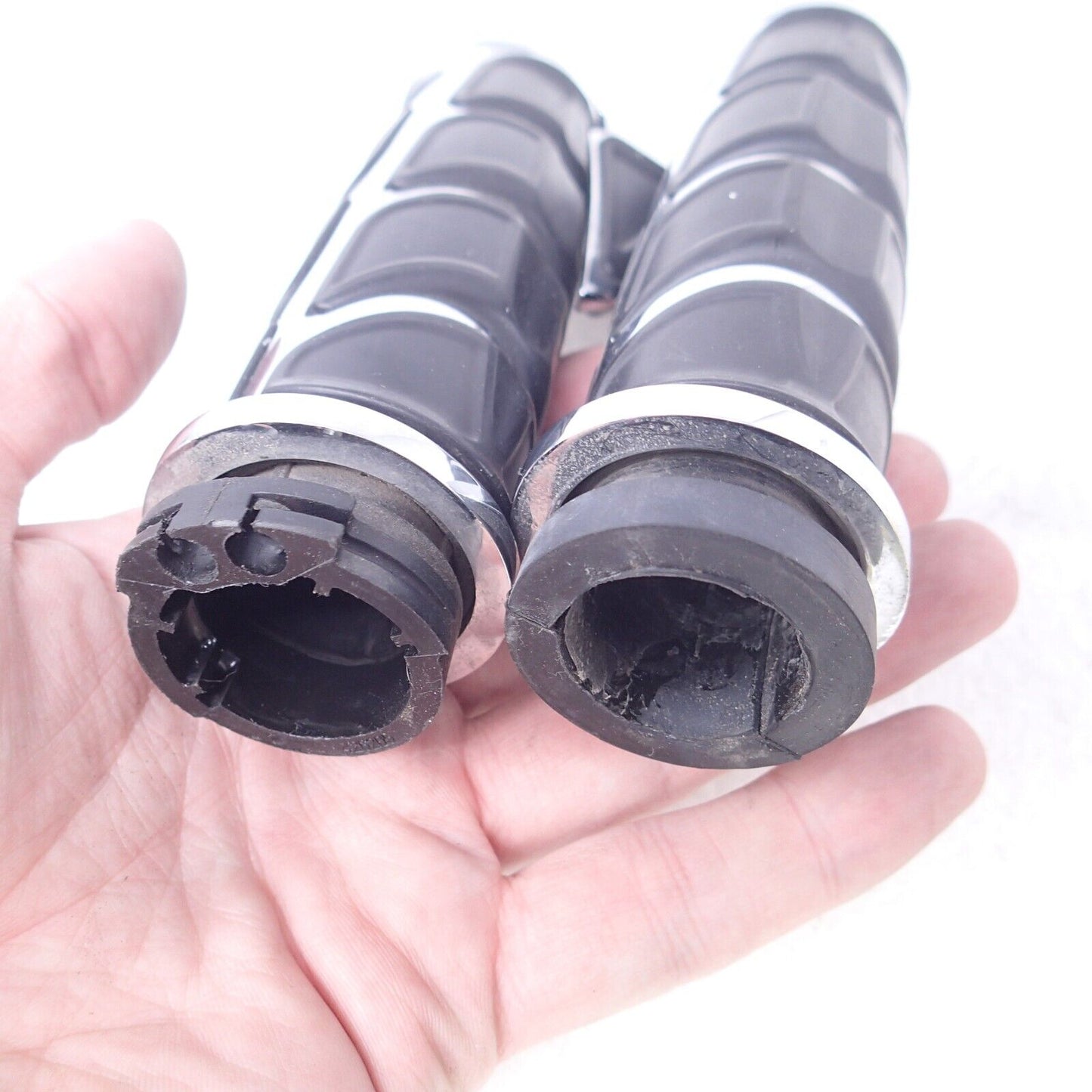 USED Kuryakyn Kinetic Grips 1" #6372 fits Honda/Suzuki Chrome DRAG 0630-1467